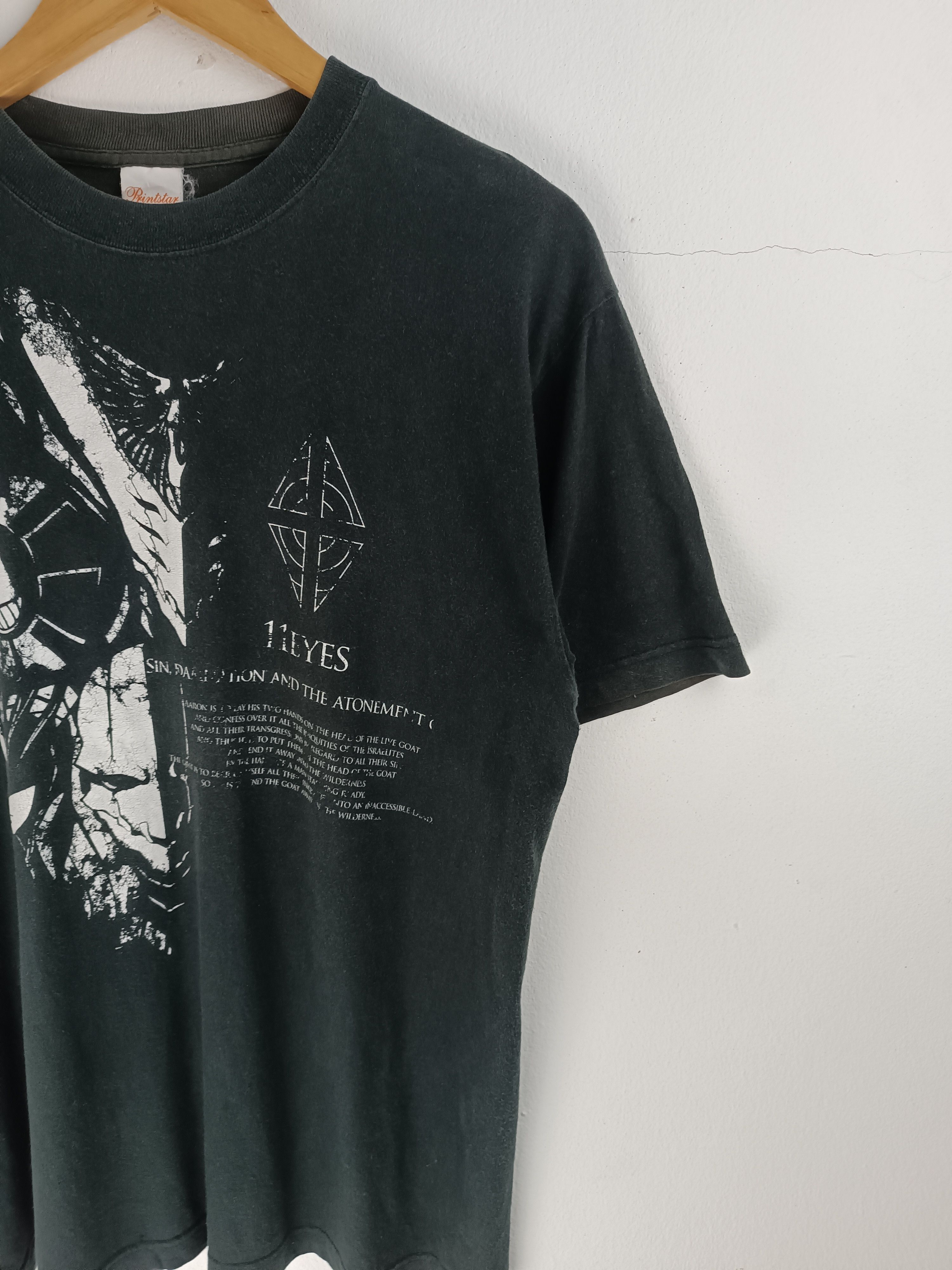 Anime VINTAGE 11 EYES SIN DAMNATION AND ATONEMENT TEE games anime Size US M / EU 48-50 / 2 - 6 Thumbnail