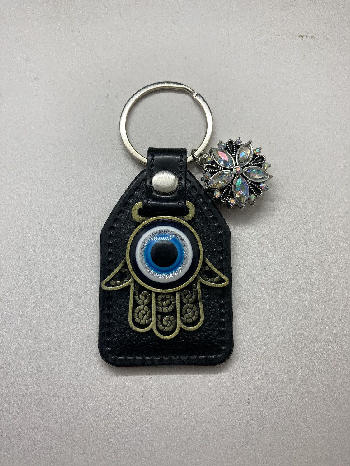 Jewelry x Vintage Hamsa Hand Evil Eye Key Chain - Clear in Silver, Women's