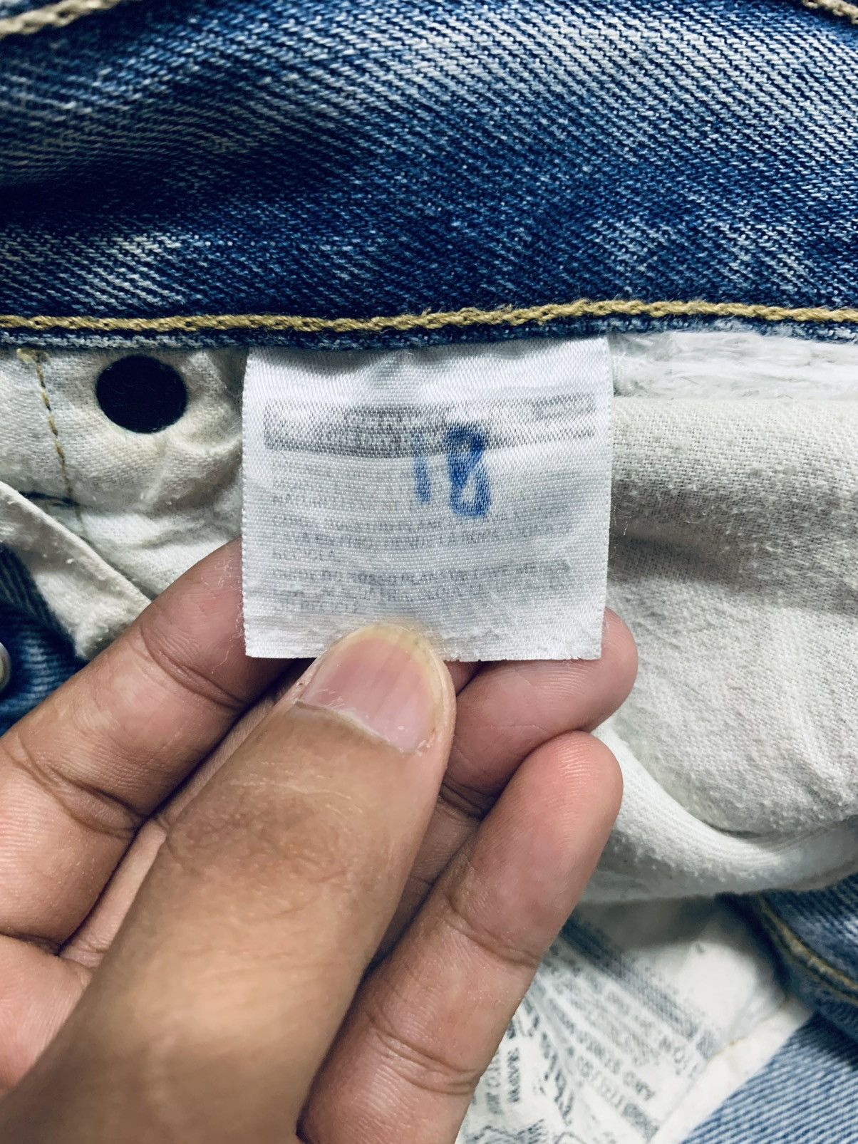 Levi's Vintage Levi’s Denim 501 Blue Wash Distressed Jean 38x29 Size US 38 / EU 54 - 15 Thumbnail