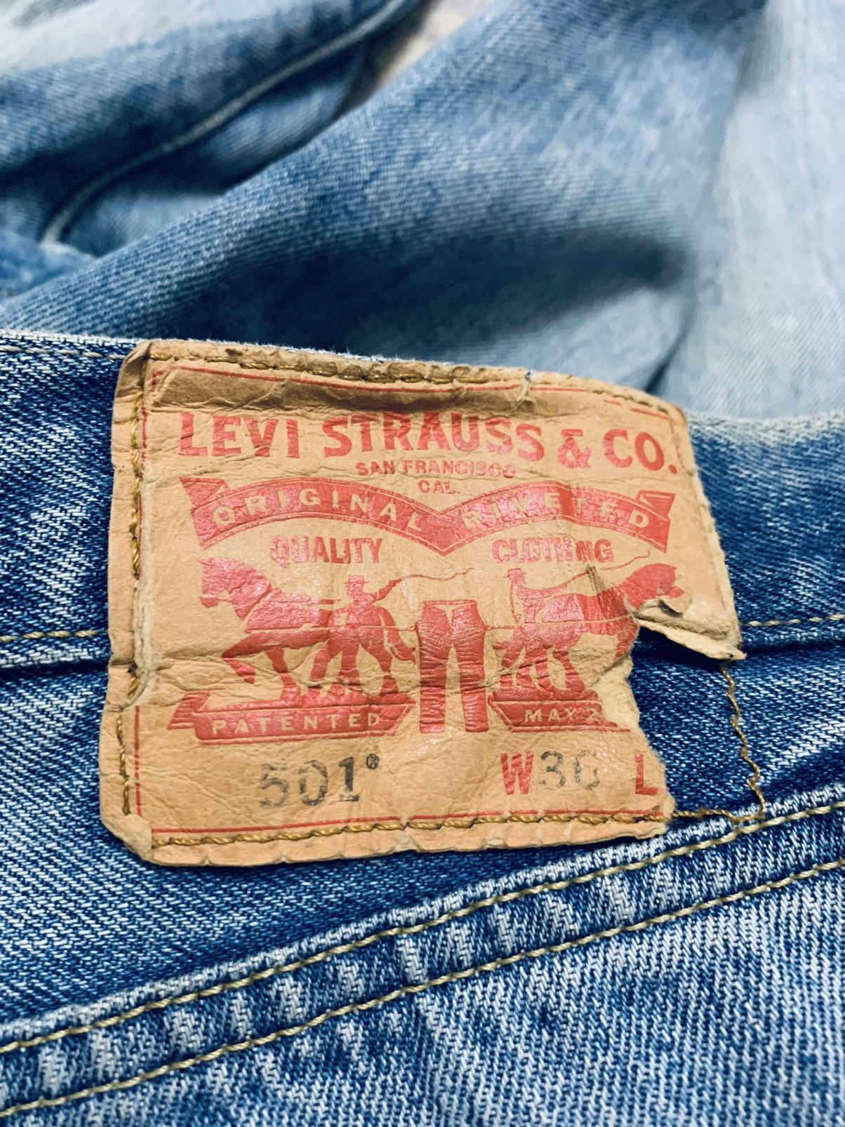 Levi's Vintage Levi’s Denim 501 Blue Wash Distressed Jean 38x29 Size US 38 / EU 54 - 14 Thumbnail