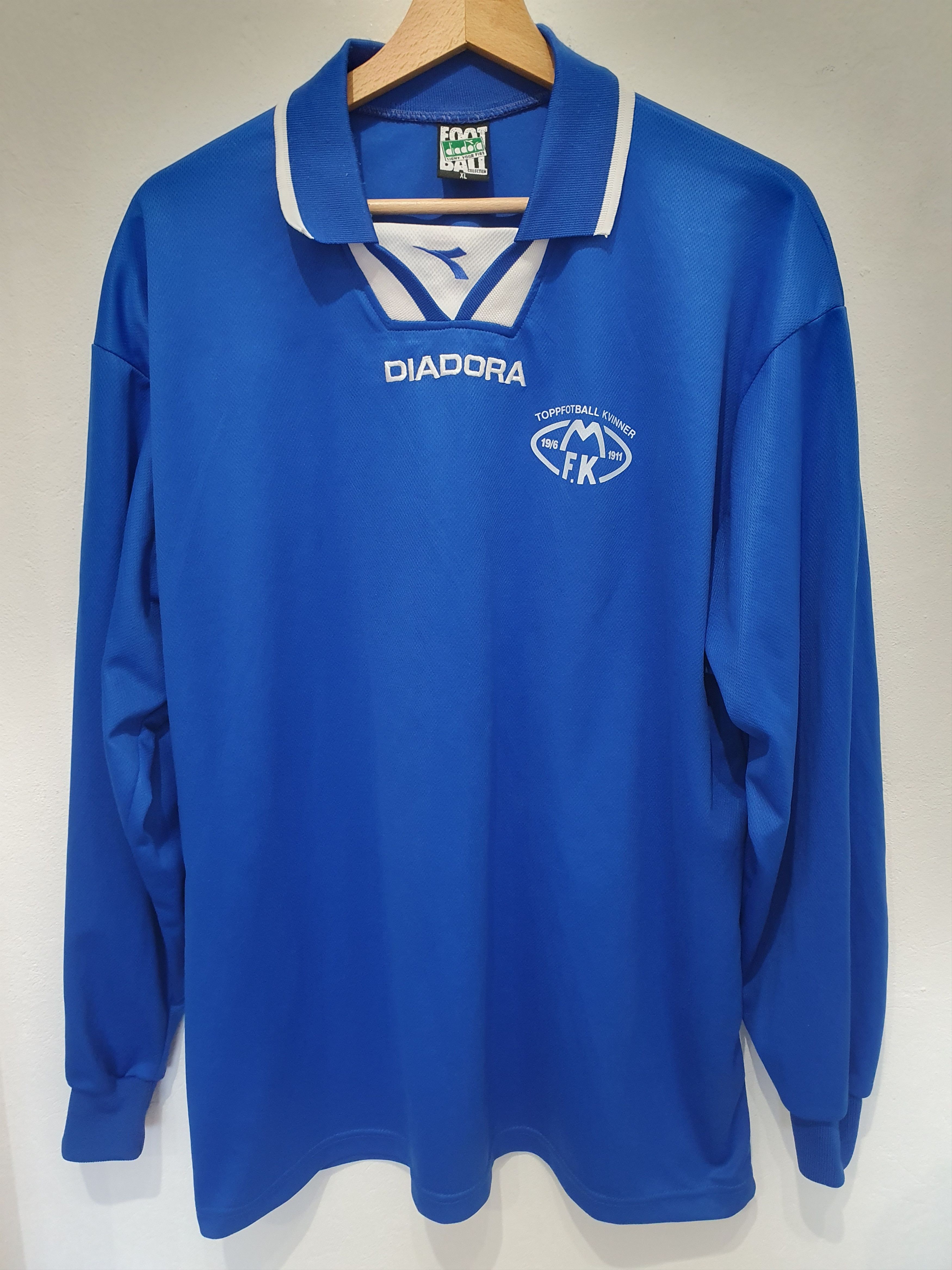 Image of Diadora Molde Fk Size XL Shirt 90's Longsleeve Jersey in Bleu, Men's