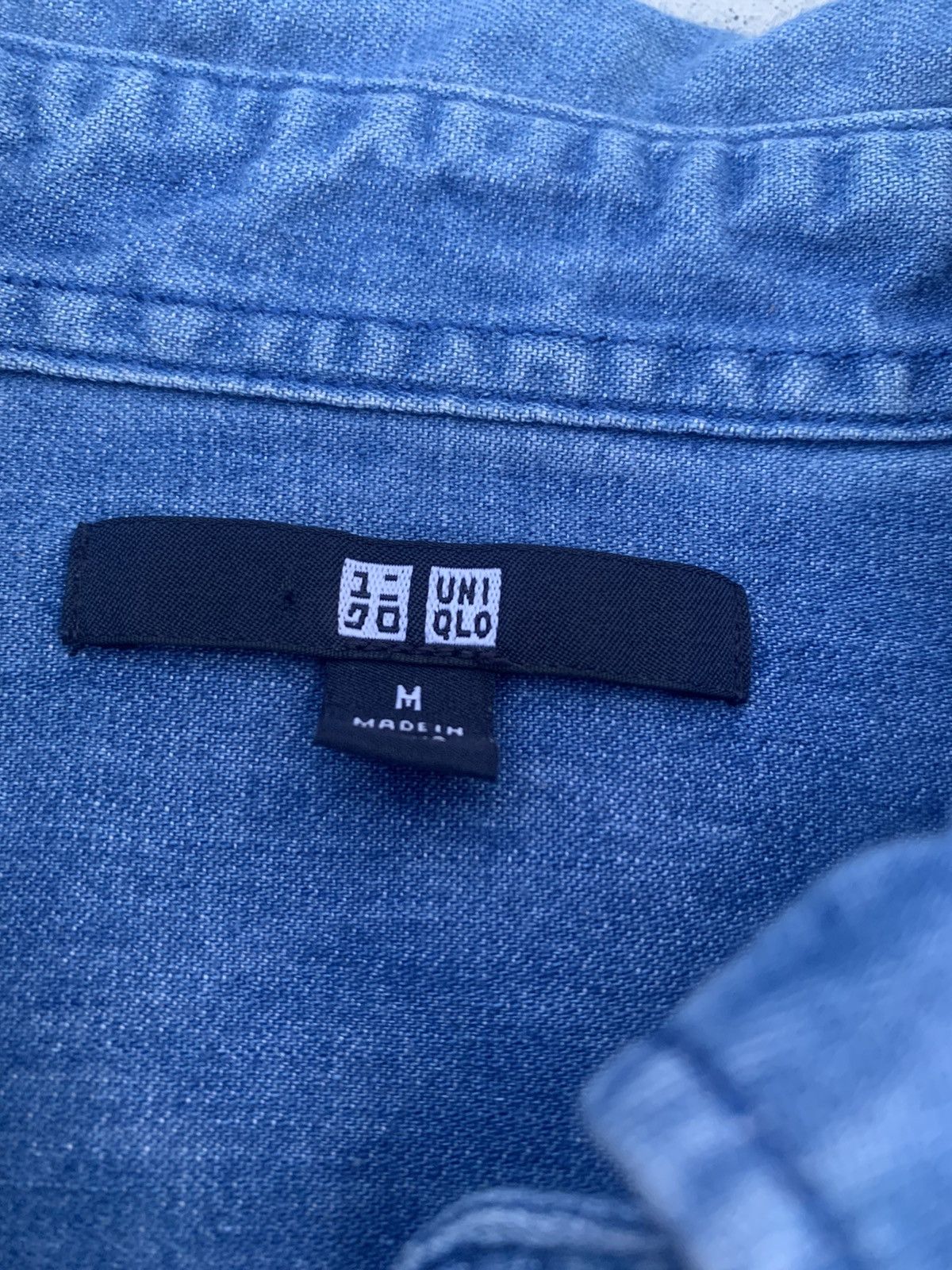 Uniqlo Uniqlo denim button up shirt (M) Size US M / EU 48-50 / 2 - 3 Thumbnail