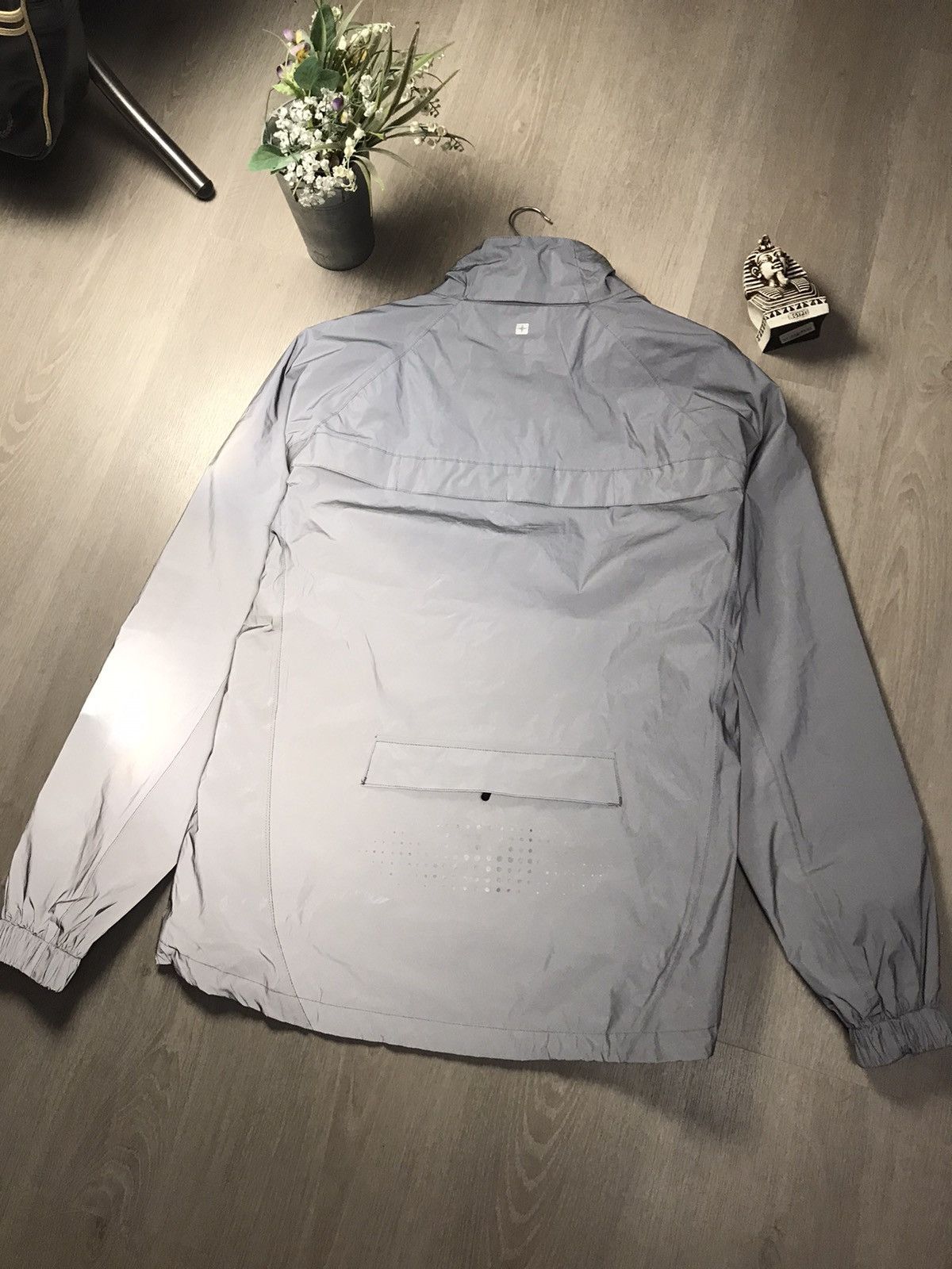 Goretex × Other × The Mountain Mountain Warehouse Reflective jacket size L Size US L / EU 52-54 / 3 - 16 Thumbnail