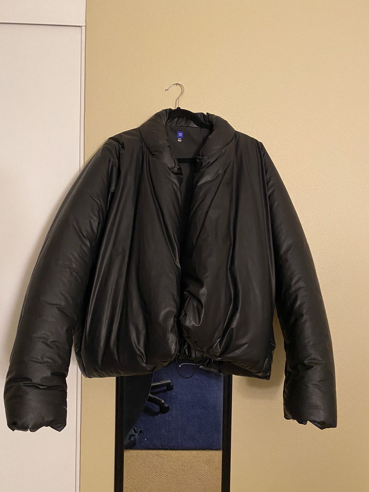 yeezy gap round jacket black