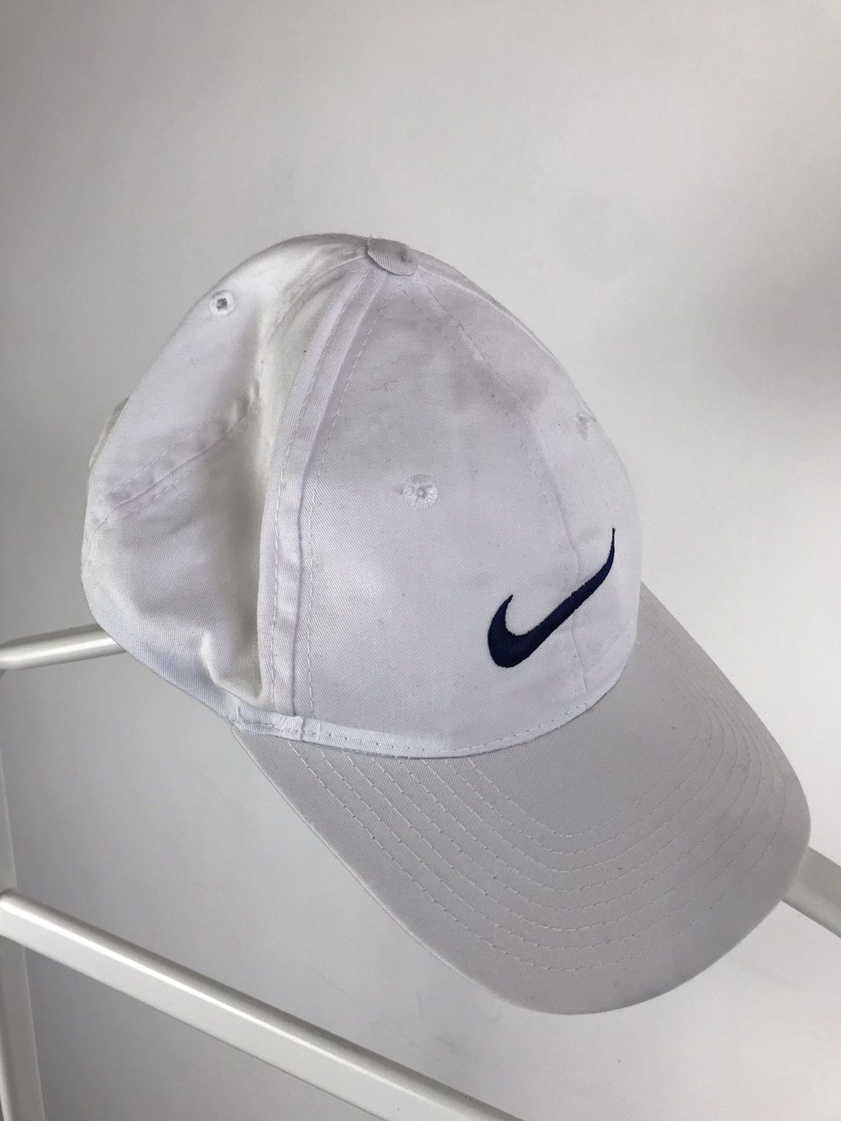 Vintage Vintage Nike Iconic White Cap Size ONE SIZE - 1 Thumbnail