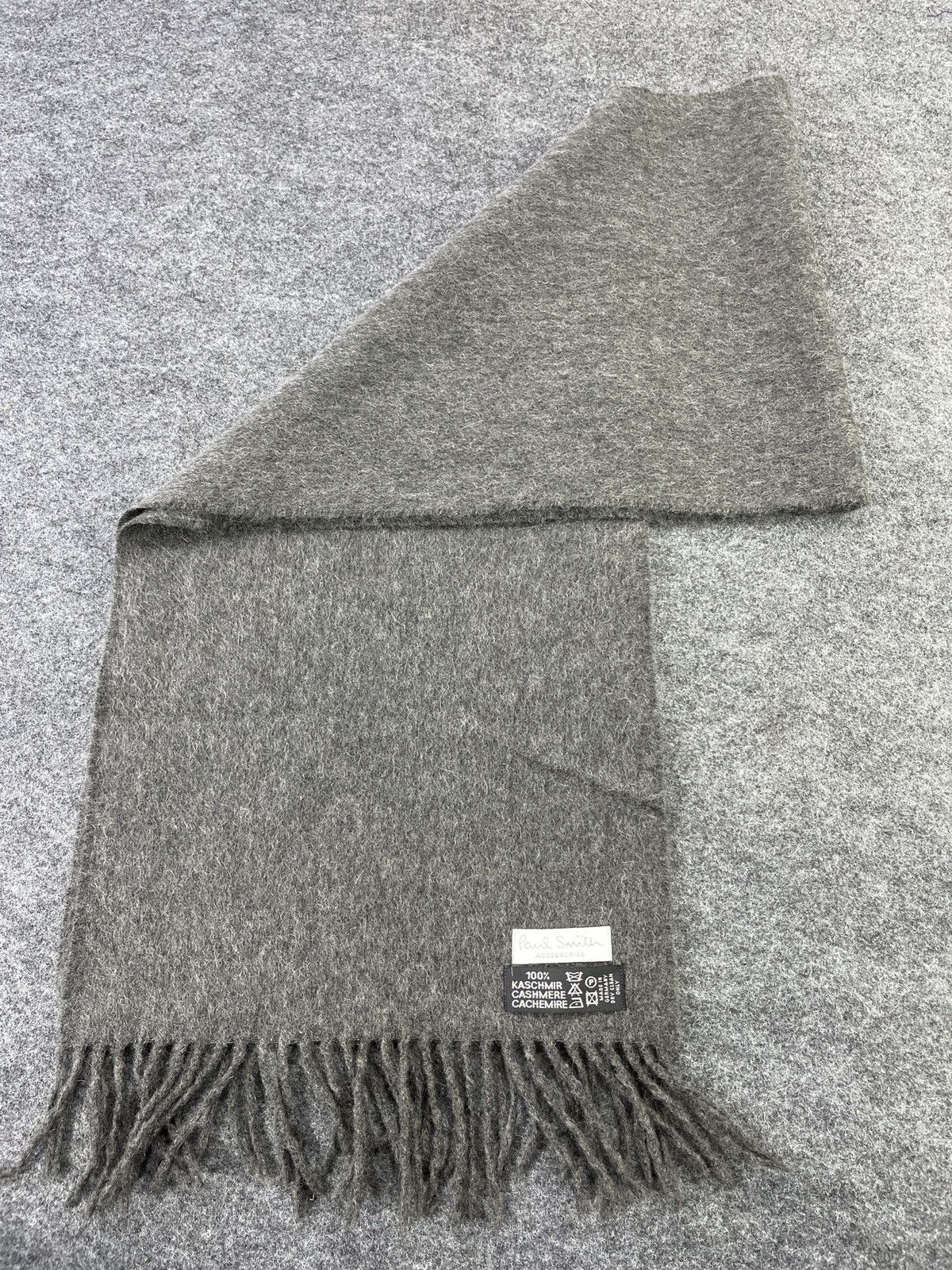 Paul Smith Cashmere Scarf / Muffler / Neckwear T170