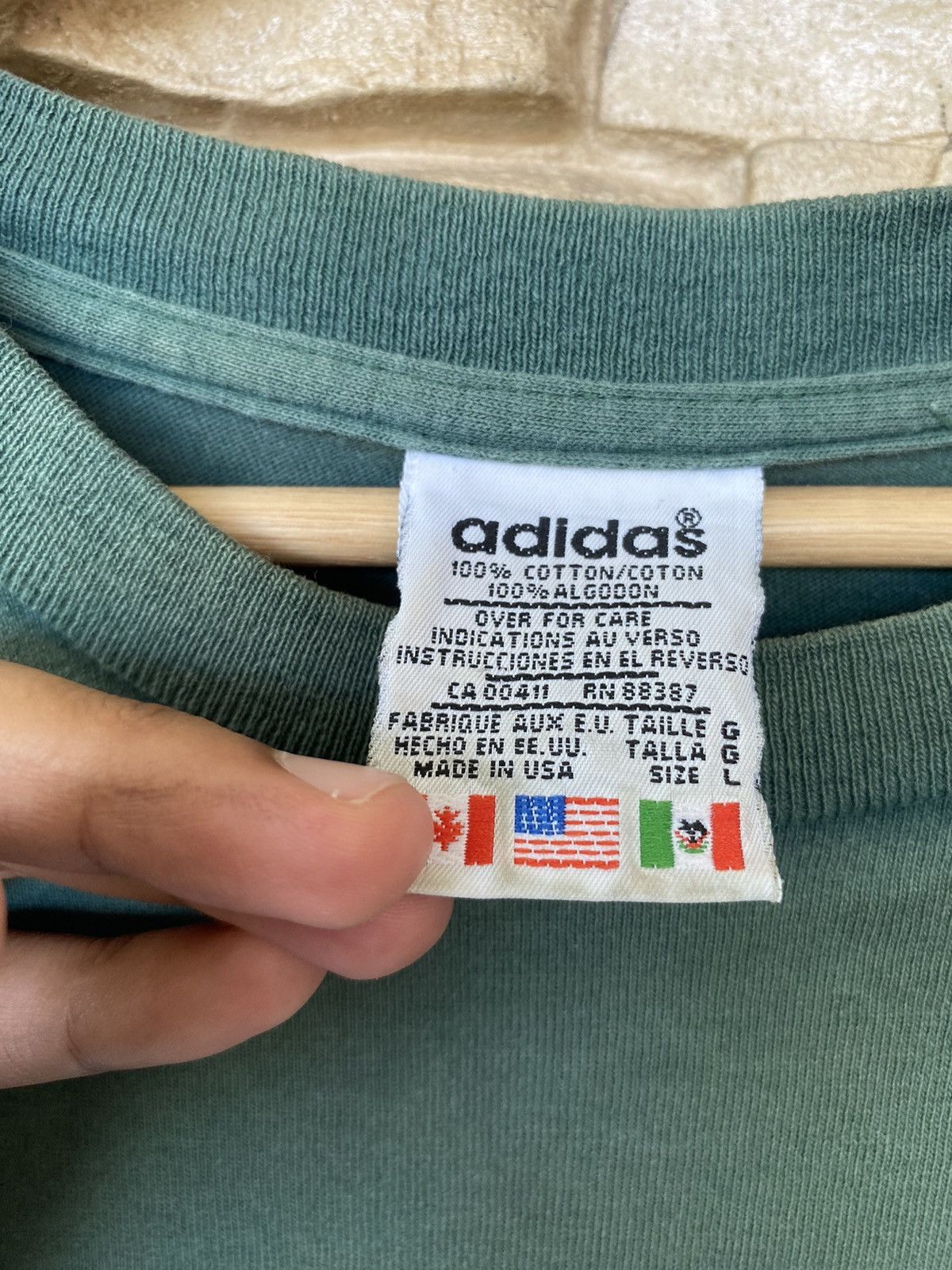 Adidas Vintage 90s Adidas Trefoil Distressed Tshirt Size US L / EU 52-54 / 3 - 5 Thumbnail