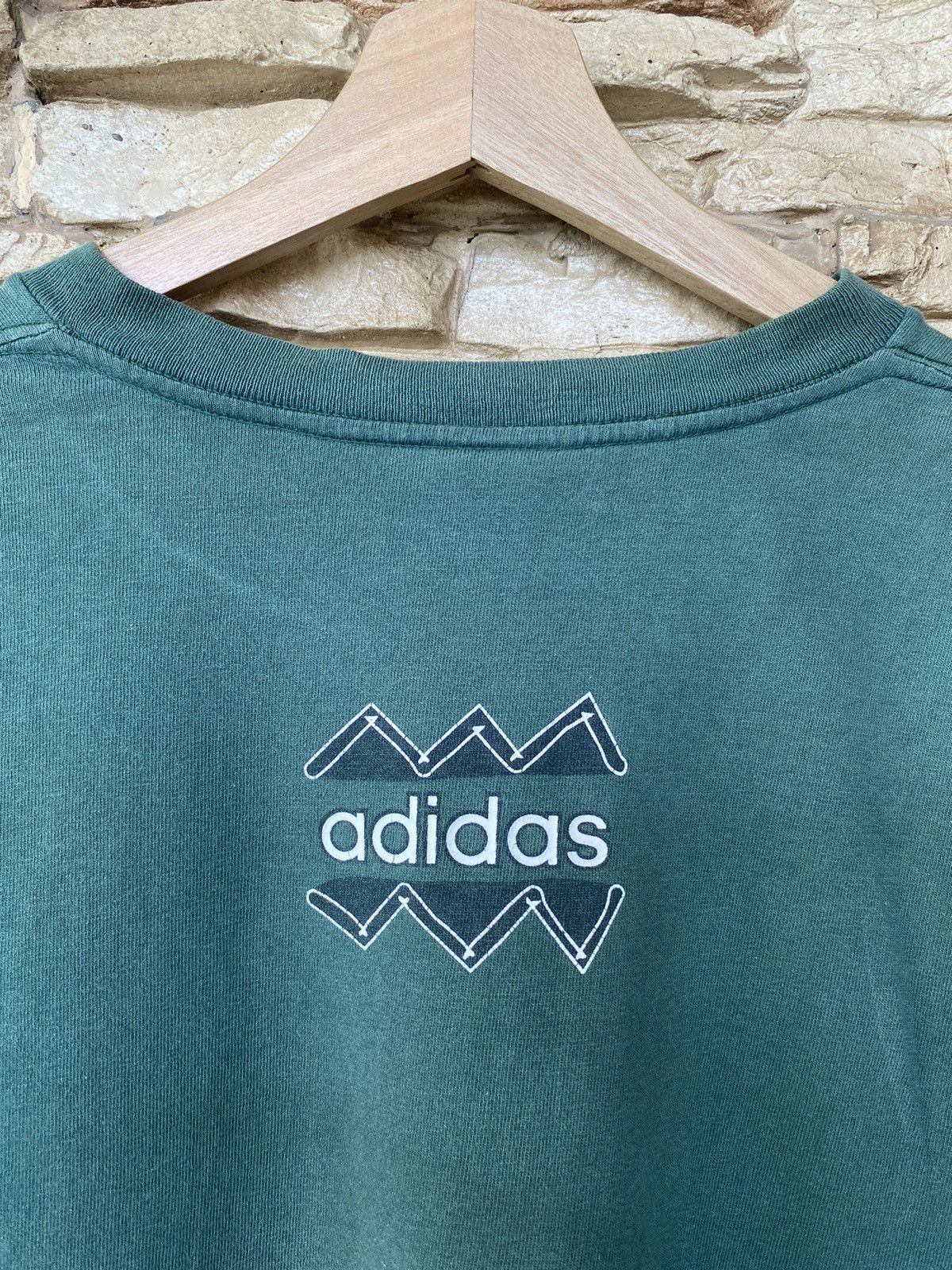 Adidas Vintage 90s Adidas Trefoil Distressed Tshirt Size US L / EU 52-54 / 3 - 8 Thumbnail