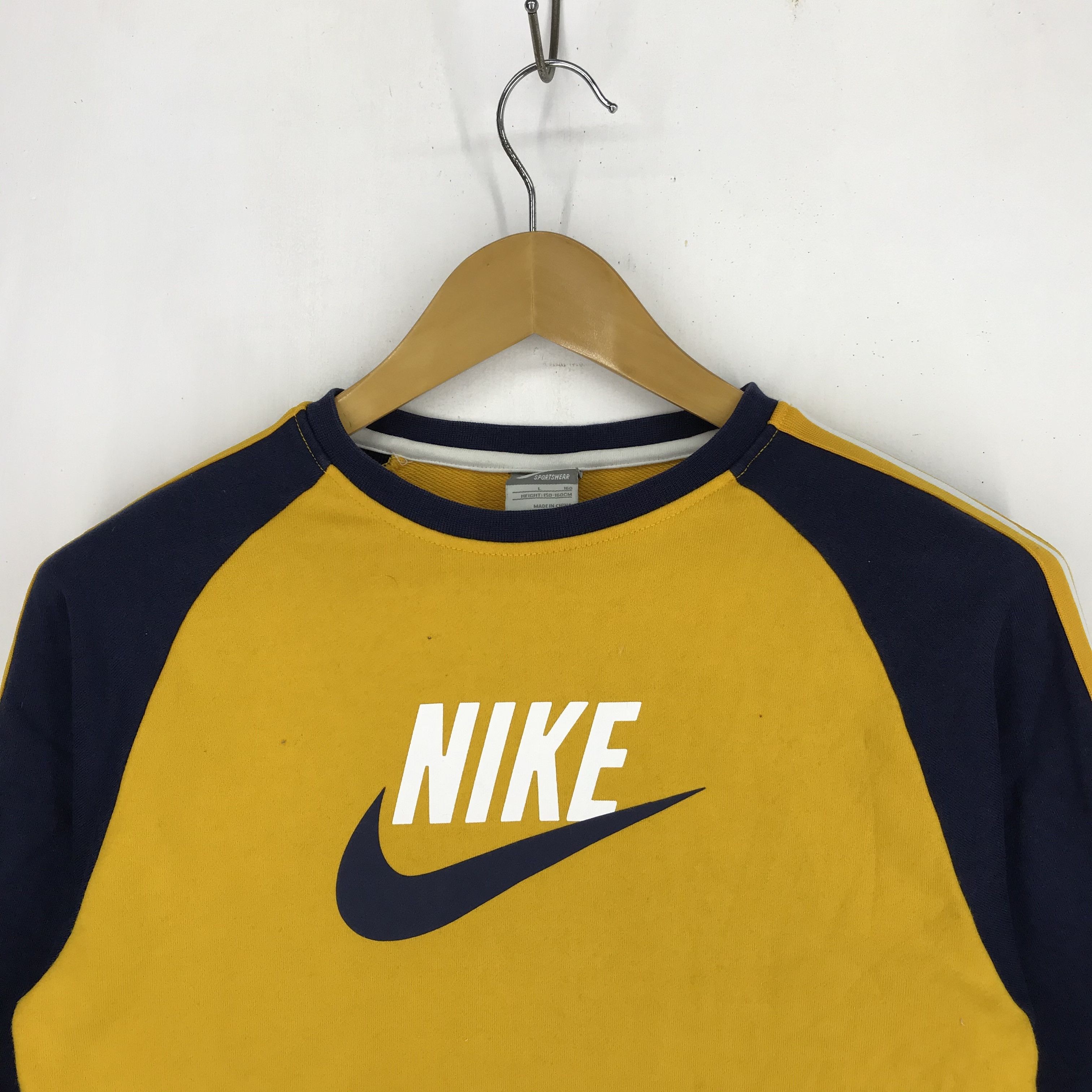 Nike NIKE Crew Neck Women Sweatshirt #2389-83 Size S / US 4 / IT 40 - 2 Thumbnail