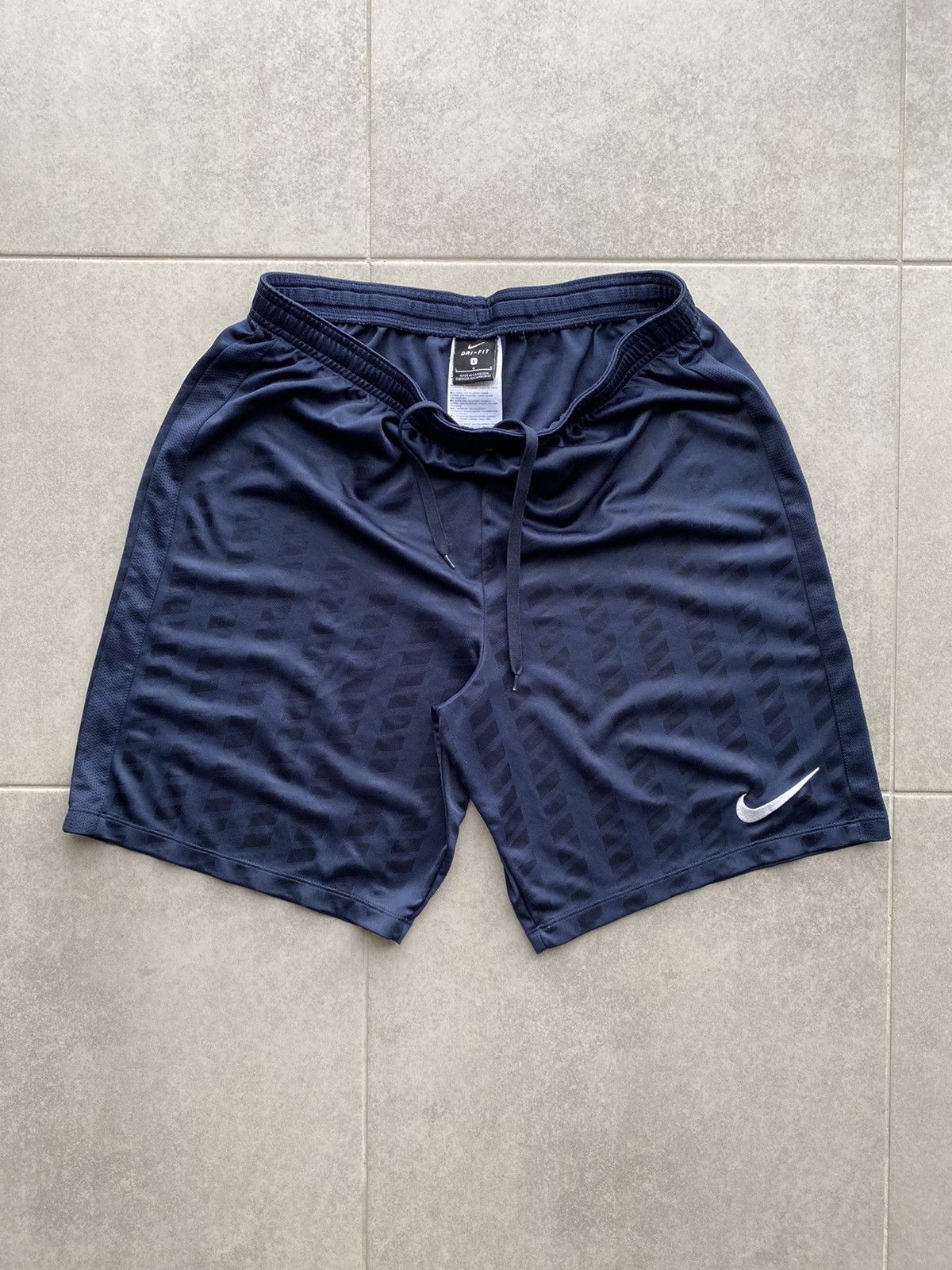 Nike Nike Dri Fit Shorts Size US 33 - 3 Thumbnail