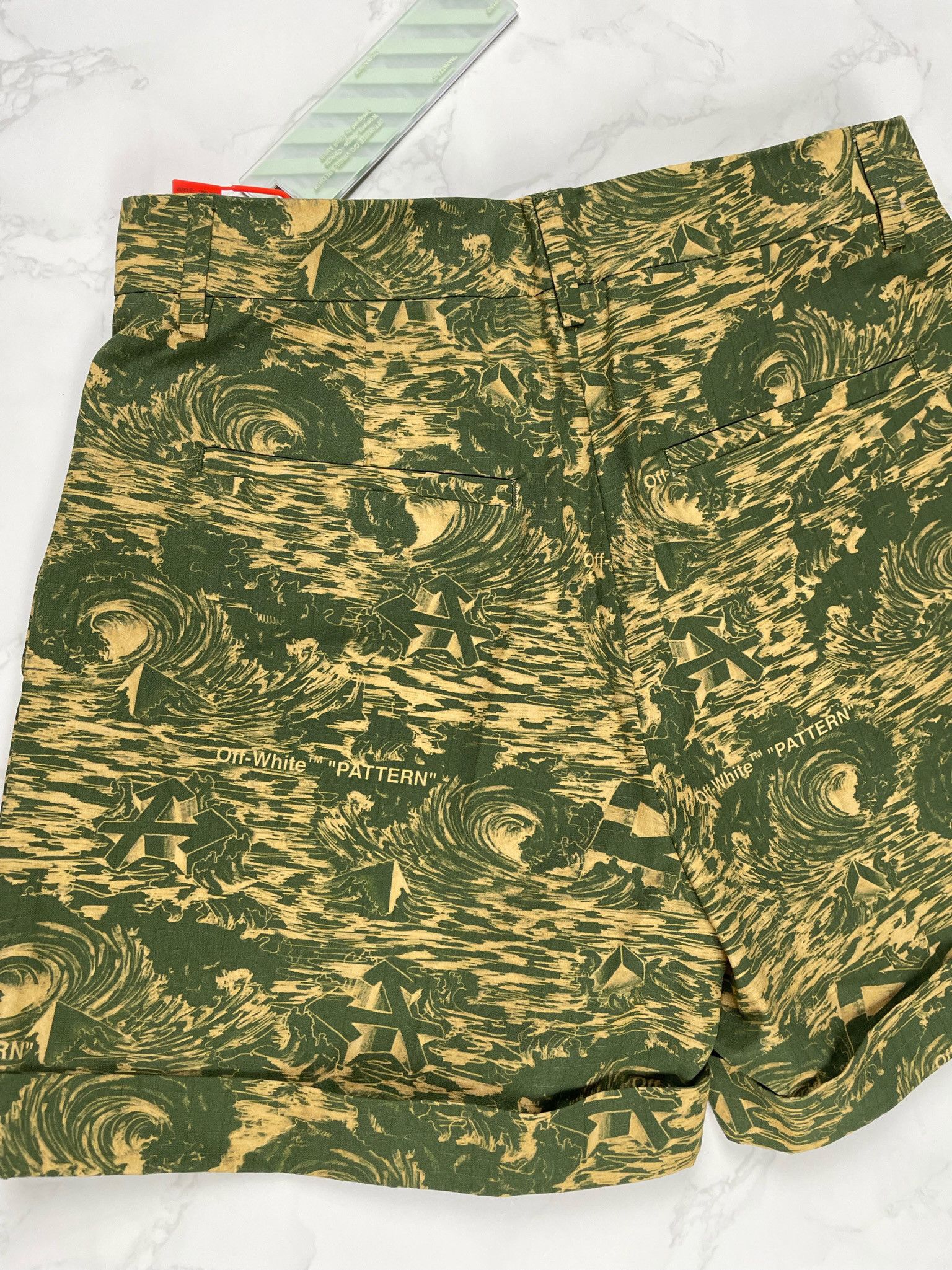 Off-White 🔥60% OFF🔥 [SALE] Off-White Ripstop Camo Formal Shorts Size 27" / US 4 / IT 40 - 14 Thumbnail