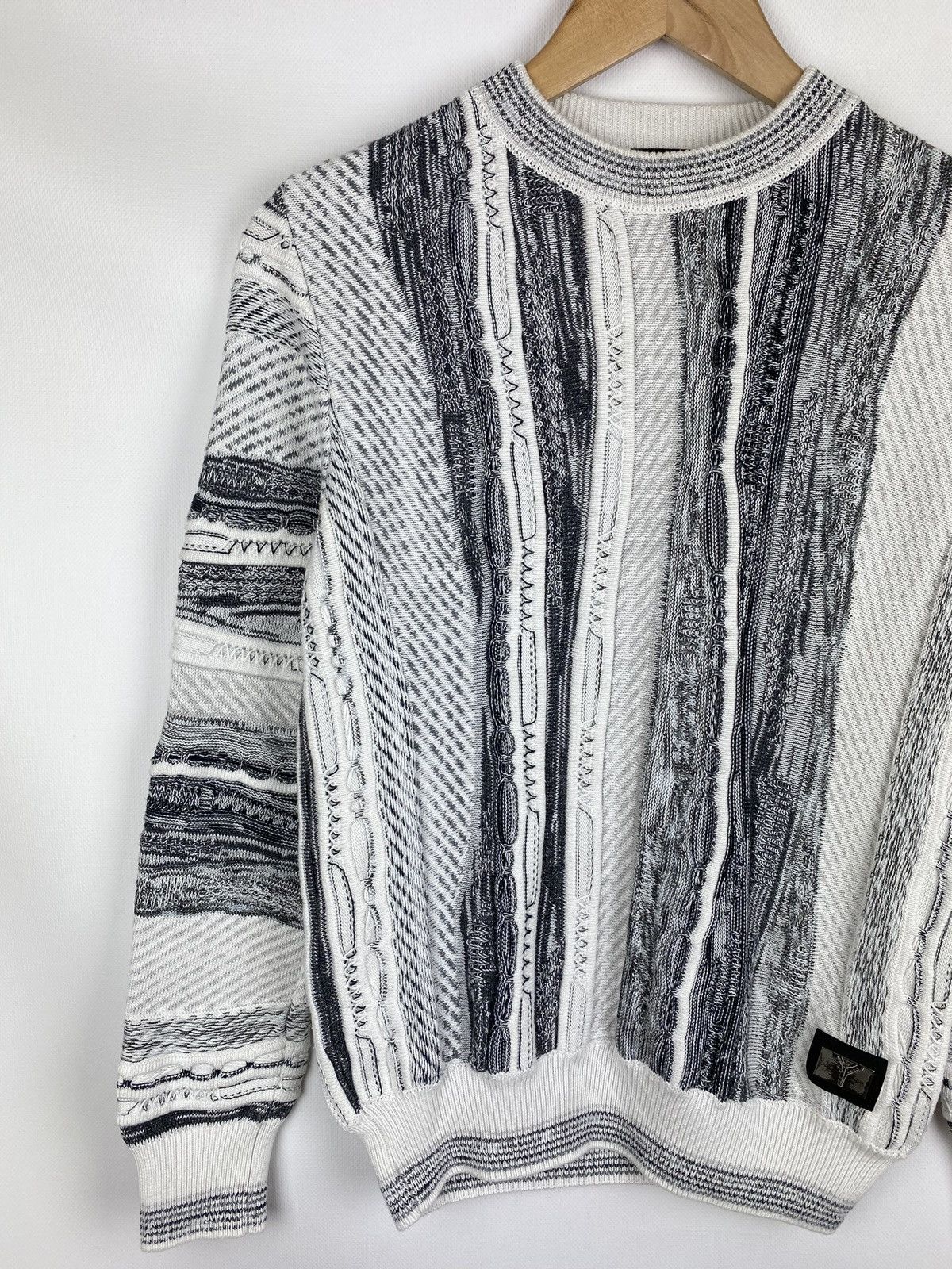 Carlo Colucci × Vintage Carlo Colucci men’s Coogi style 3D knitted sweater pullover Size US XXS / EU 40 - 2 Thumbnail