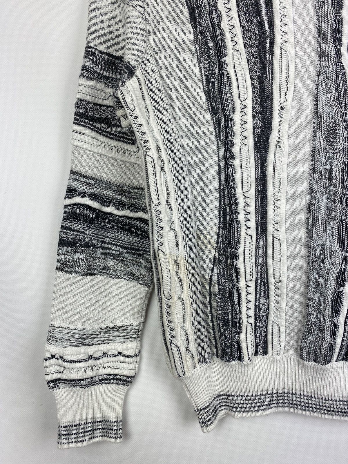 Carlo Colucci × Vintage Carlo Colucci men’s Coogi style 3D knitted sweater pullover Size US XXS / EU 40 - 19 Thumbnail