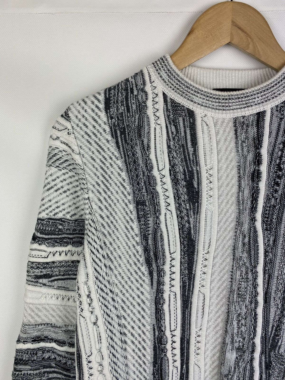 Carlo Colucci × Vintage Carlo Colucci men’s Coogi style 3D knitted sweater pullover Size US XXS / EU 40 - 4 Thumbnail