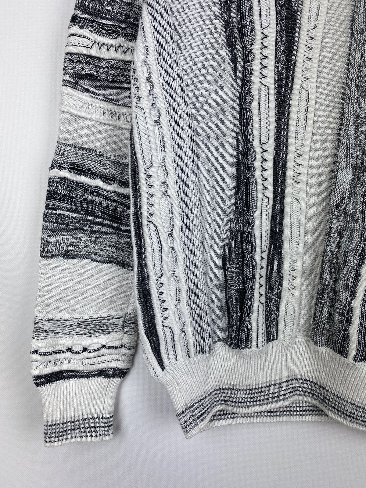 Carlo Colucci × Vintage Carlo Colucci men’s Coogi style 3D knitted sweater pullover Size US XXS / EU 40 - 7 Thumbnail