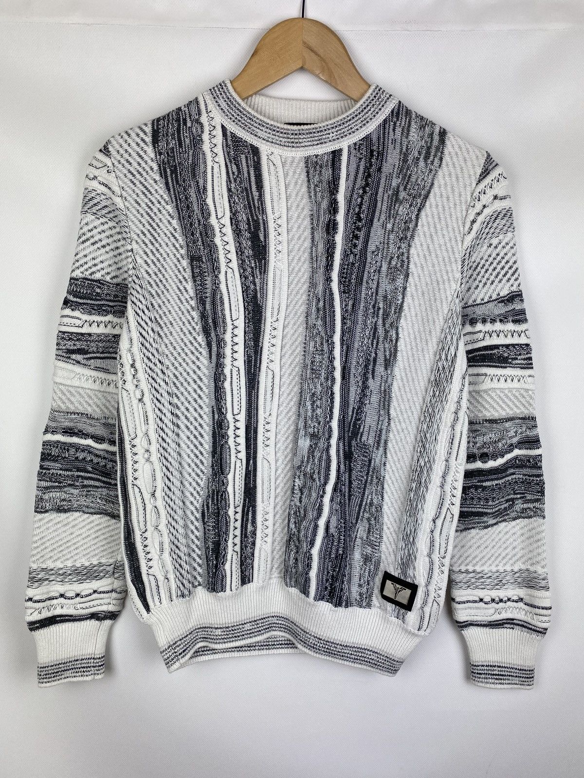 Carlo Colucci × Vintage Carlo Colucci men’s Coogi style 3D knitted sweater pullover Size US XXS / EU 40 - 1 Thumbnail