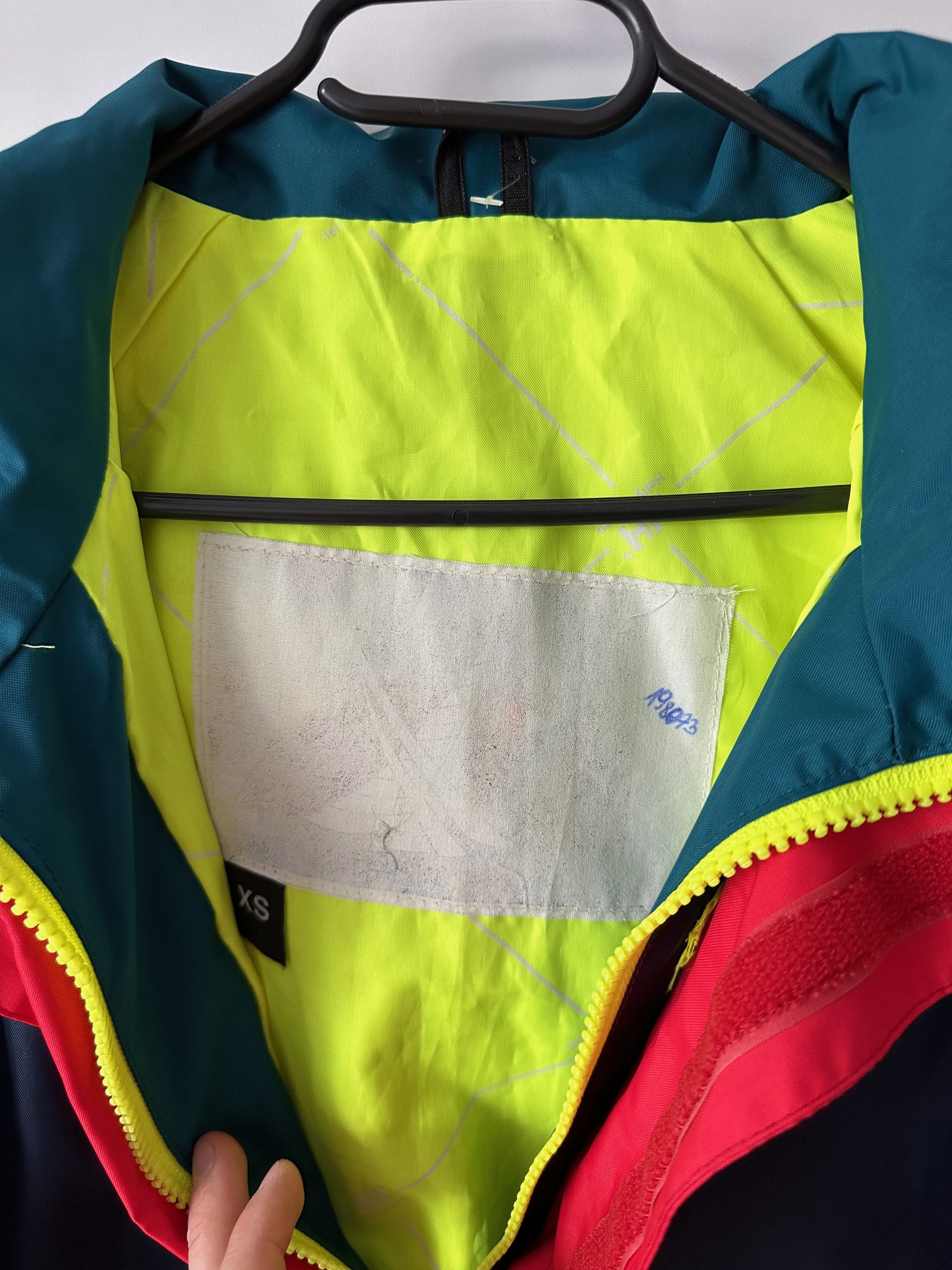 Helly Hansen 90's Helly Hansen Vintage Hooded Rain Yachting jacket Size US S / EU 44-46 / 1 - 5 Thumbnail