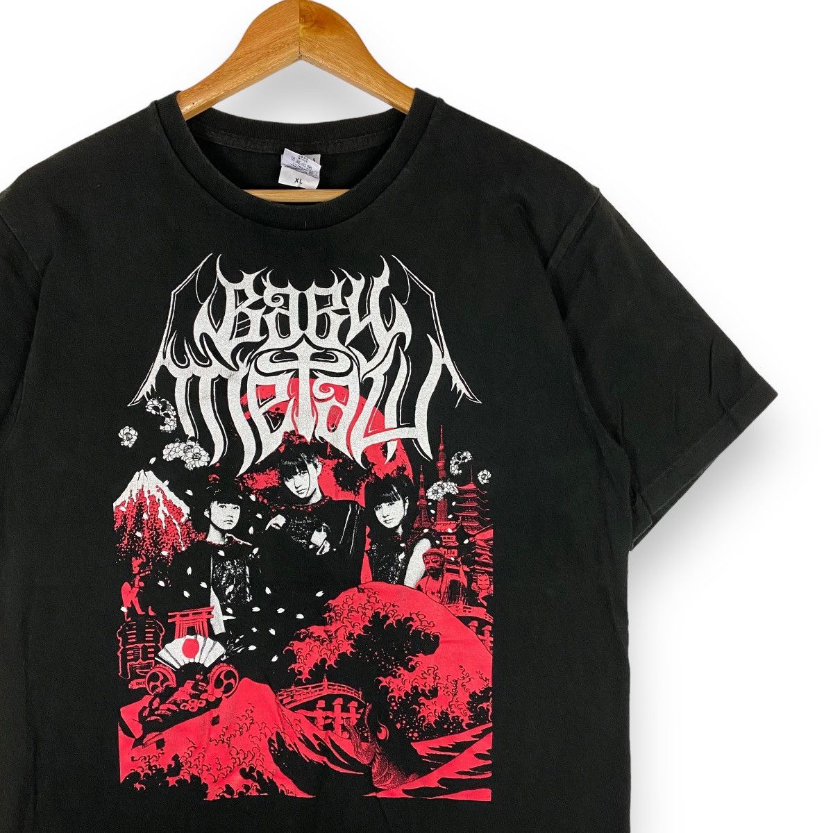 Band Tees × Japanese Brand BABYMETAL WORLD TOUR 2015 IN JAPAN BAND TEE Size US XL / EU 56 / 4 - 2 Thumbnail