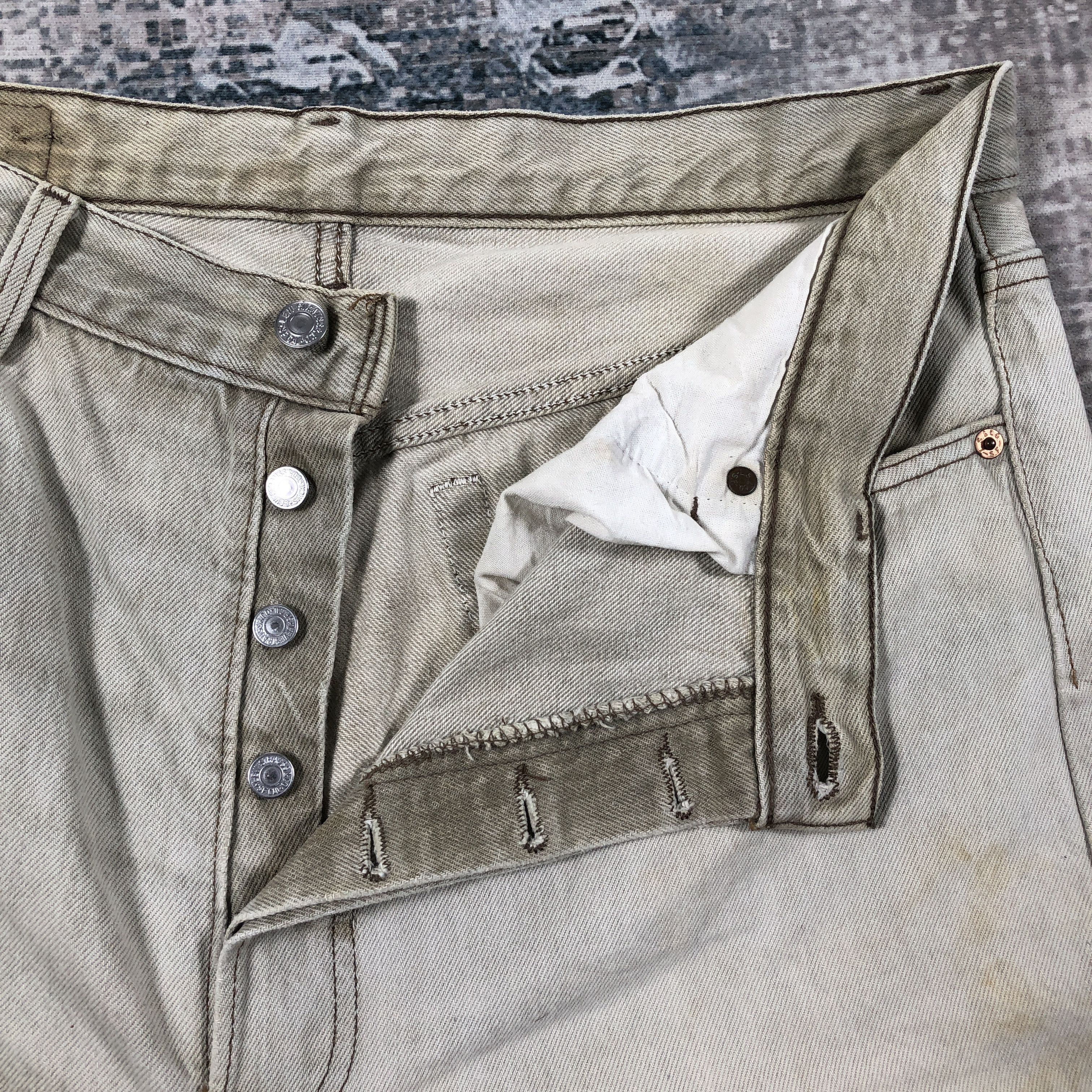 Levi's Vintage Levis 501 Jeans Faded White Denim Size US 37 - 12 Thumbnail