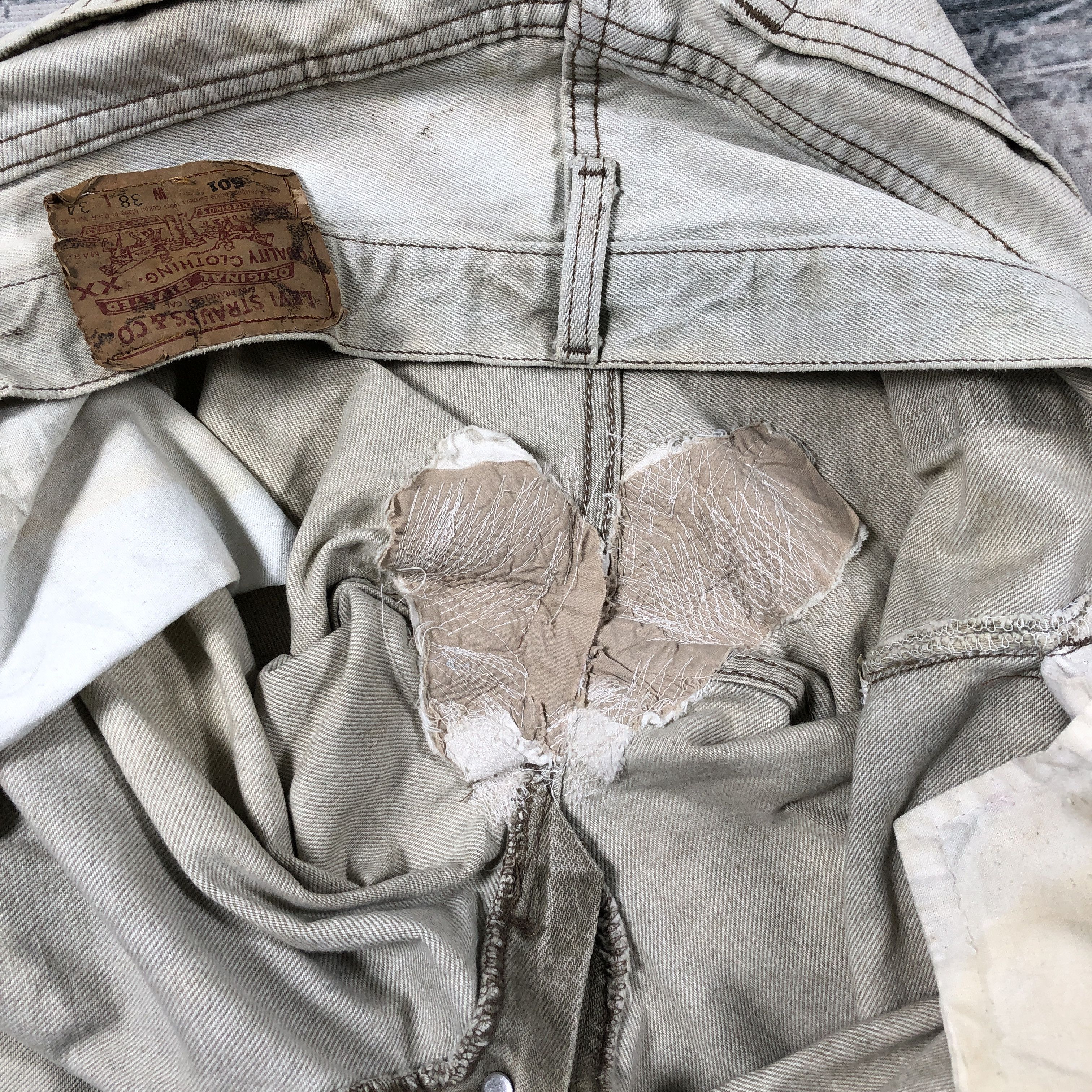 Levi's Vintage Levis 501 Jeans Faded White Denim Size US 37 - 14 Thumbnail