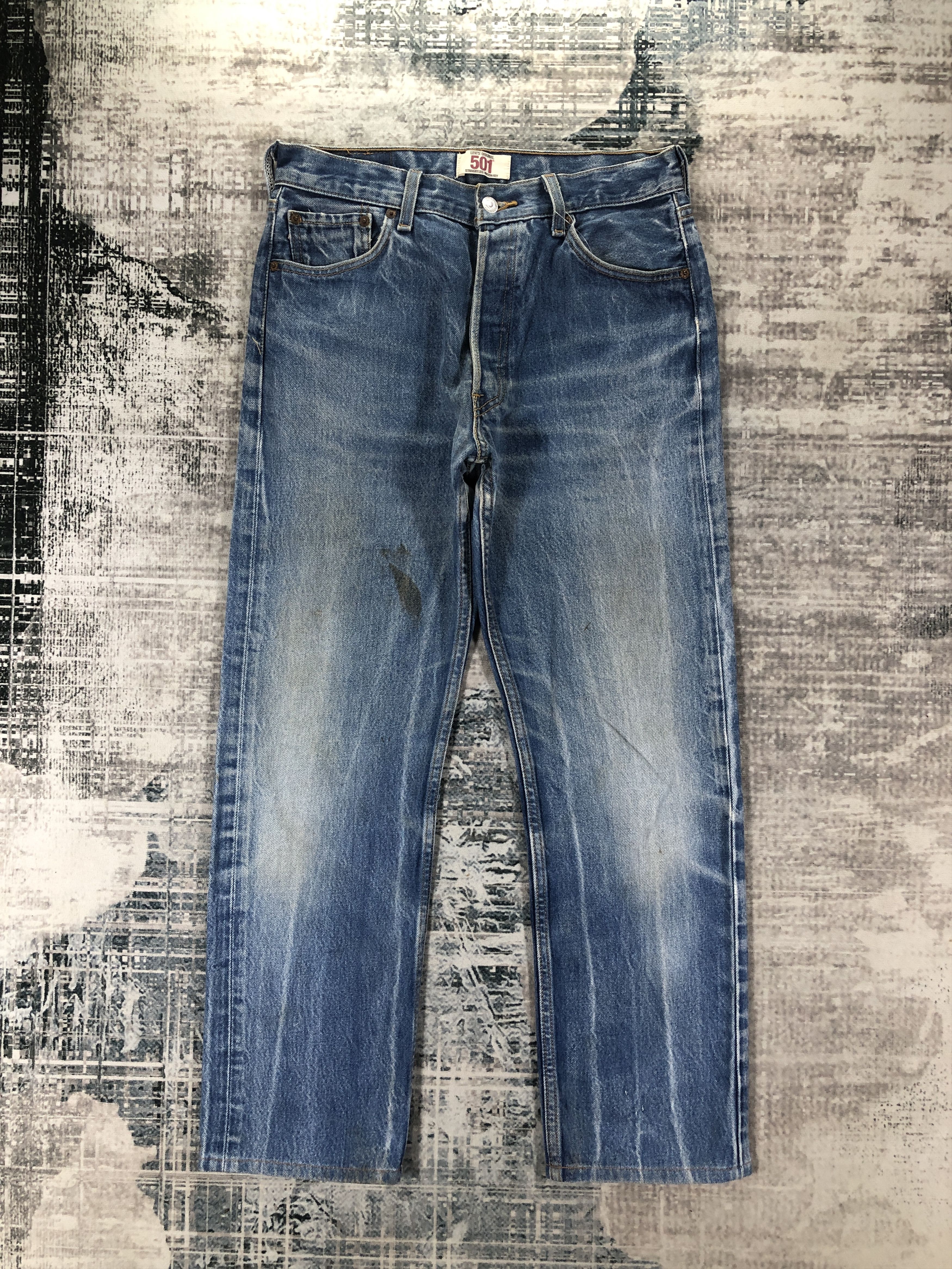 Vintage Levis 501 Jeans Medium Wash Straight Leg Botton