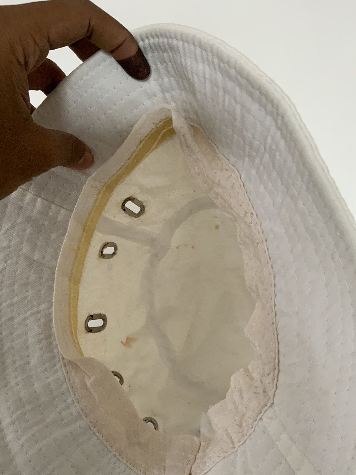 If Six Was Nine KMrii Style White Bucket Hat Size ONE SIZE - 10 Thumbnail