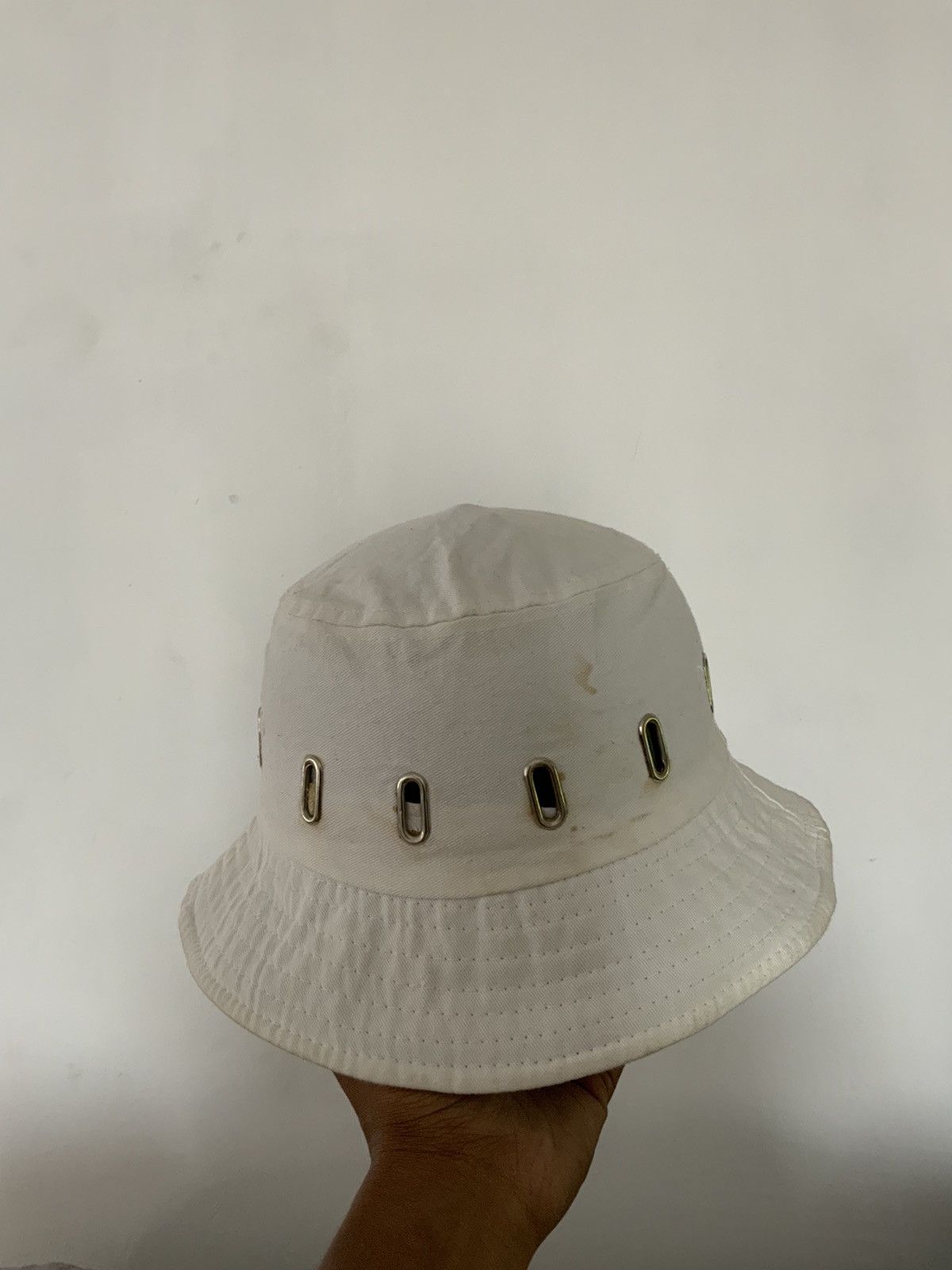 If Six Was Nine KMrii Style White Bucket Hat Size ONE SIZE - 6 Thumbnail