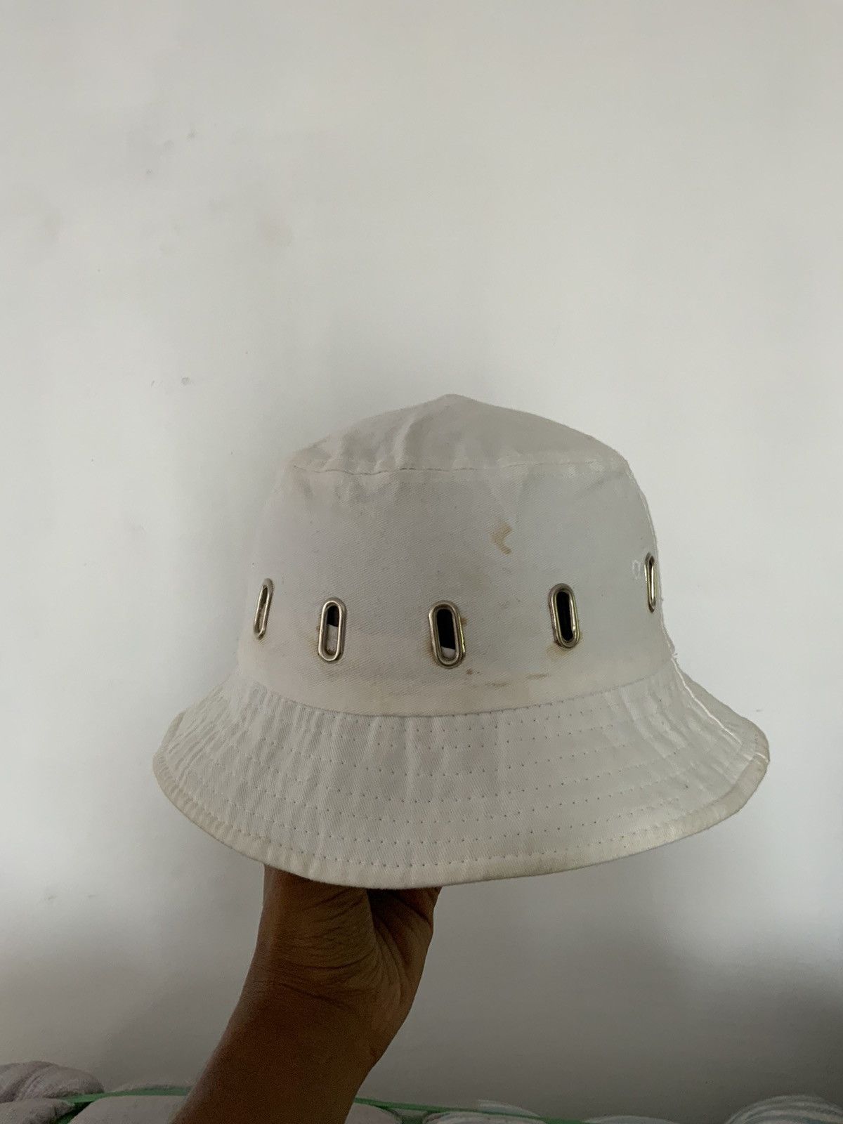 If Six Was Nine KMrii Style White Bucket Hat Size ONE SIZE - 2 Thumbnail