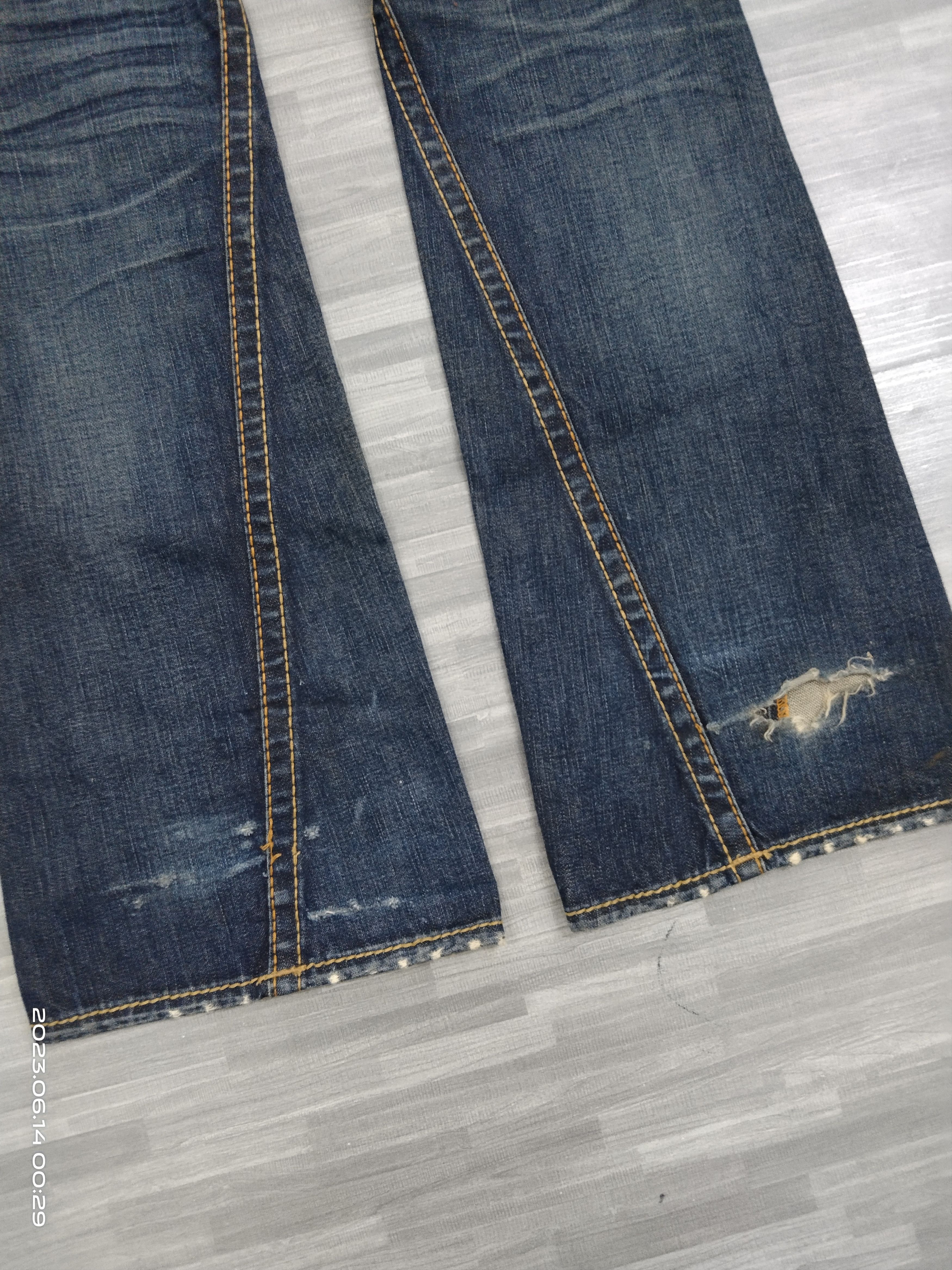 True Religion TWIST FLARE RIPED T.RELIGION DENIM PANTS Size US 29 - 7 Thumbnail