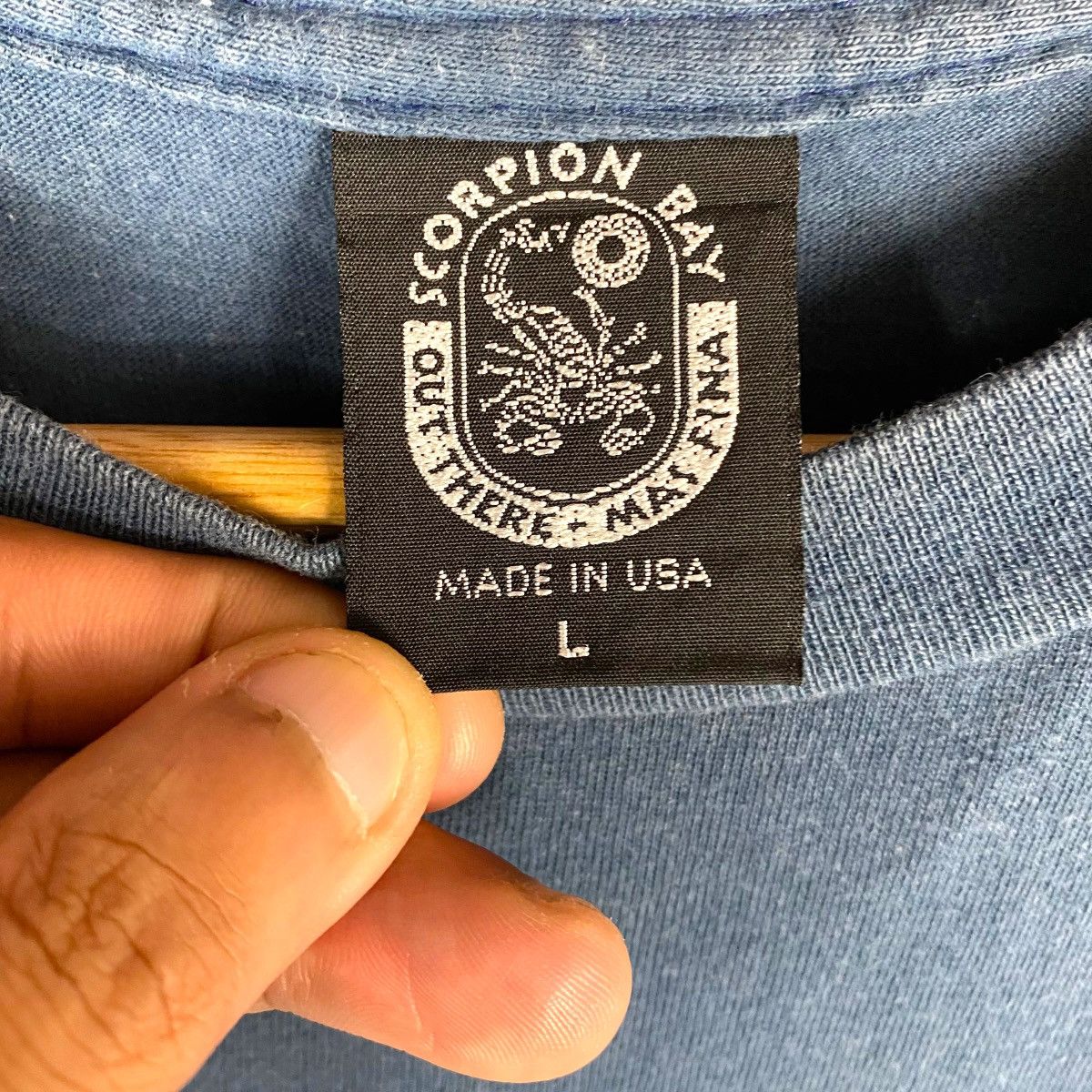 Vintage Vintage 90's SCORPION BAY Out There Mas Fina Surf Tee Size US L / EU 52-54 / 3 - 7 Thumbnail