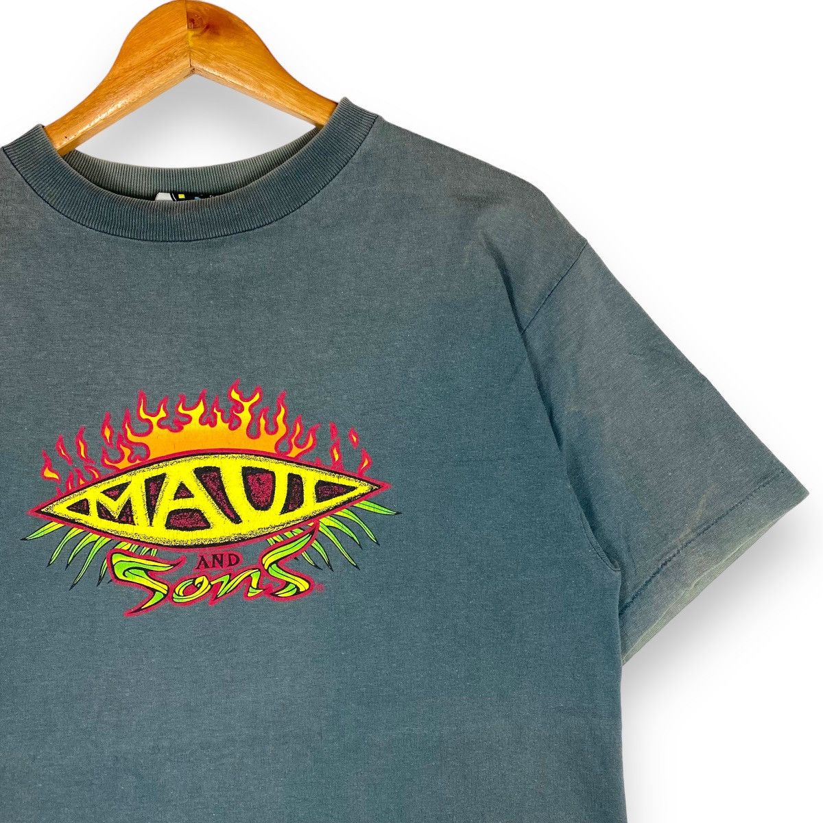 Maui and Sons × Vintage VINTAGE 90's MAUI AND SONS BIG GRAPHIC SURF TEE Size US M / EU 48-50 / 2 - 5 Thumbnail