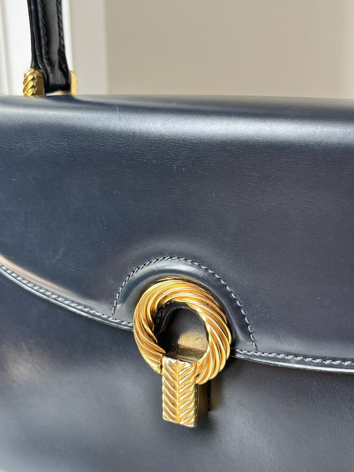 Gucci Vintage Gucci 1960s Navy Leather bag Made in Italy by Gucci Size ONE SIZE - 8 Thumbnail