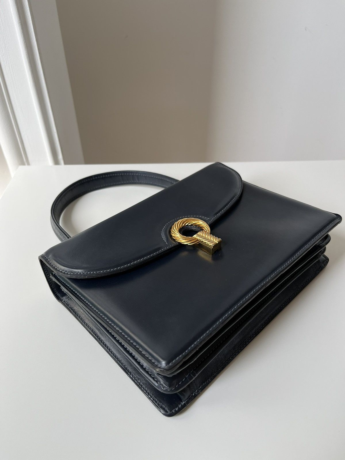 Gucci Vintage Gucci 1960s Navy Leather bag Made in Italy by Gucci Size ONE SIZE - 12 Thumbnail
