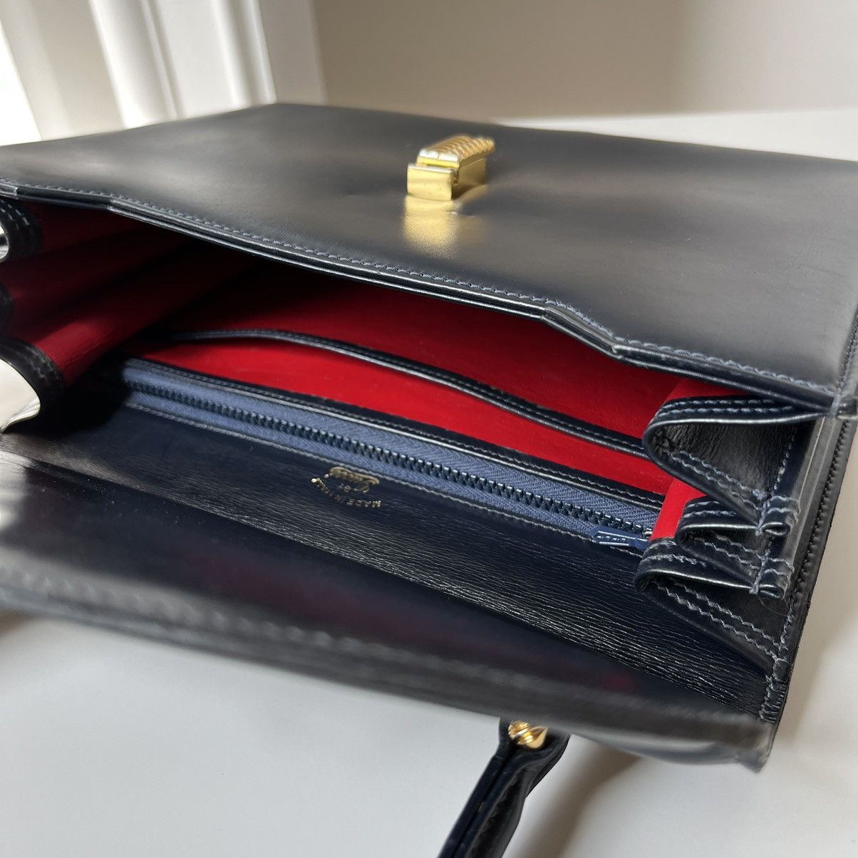 Gucci Vintage Gucci 1960s Navy Leather bag Made in Italy by Gucci Size ONE SIZE - 16 Thumbnail