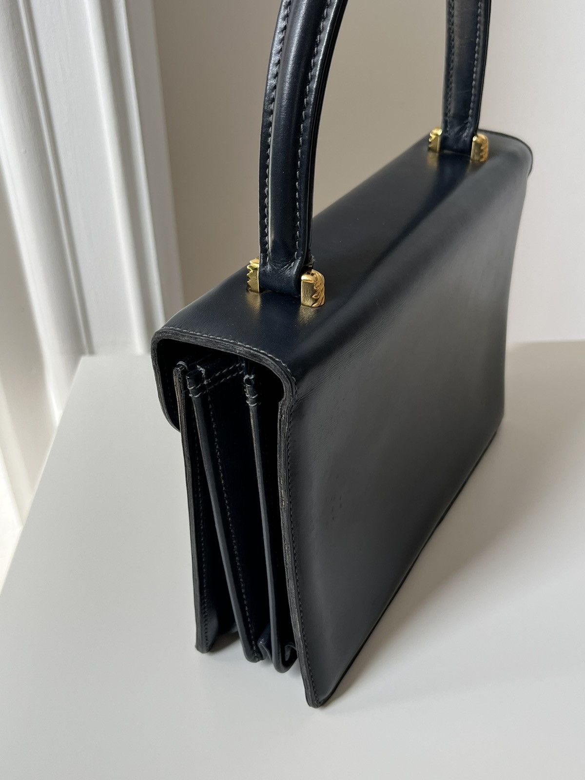 Gucci Vintage Gucci 1960s Navy Leather bag Made in Italy by Gucci Size ONE SIZE - 11 Thumbnail