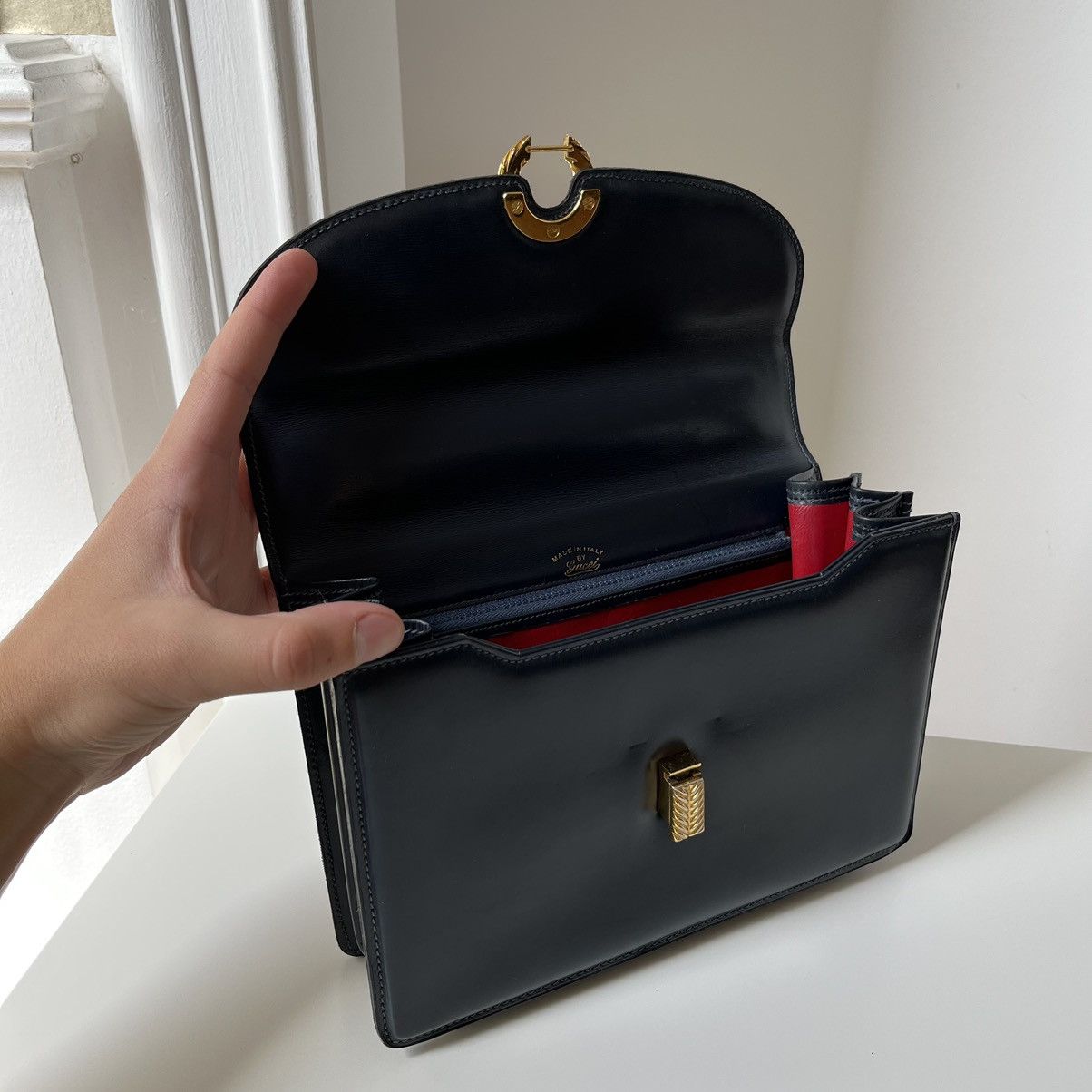 Gucci Vintage Gucci 1960s Navy Leather bag Made in Italy by Gucci Size ONE SIZE - 6 Thumbnail