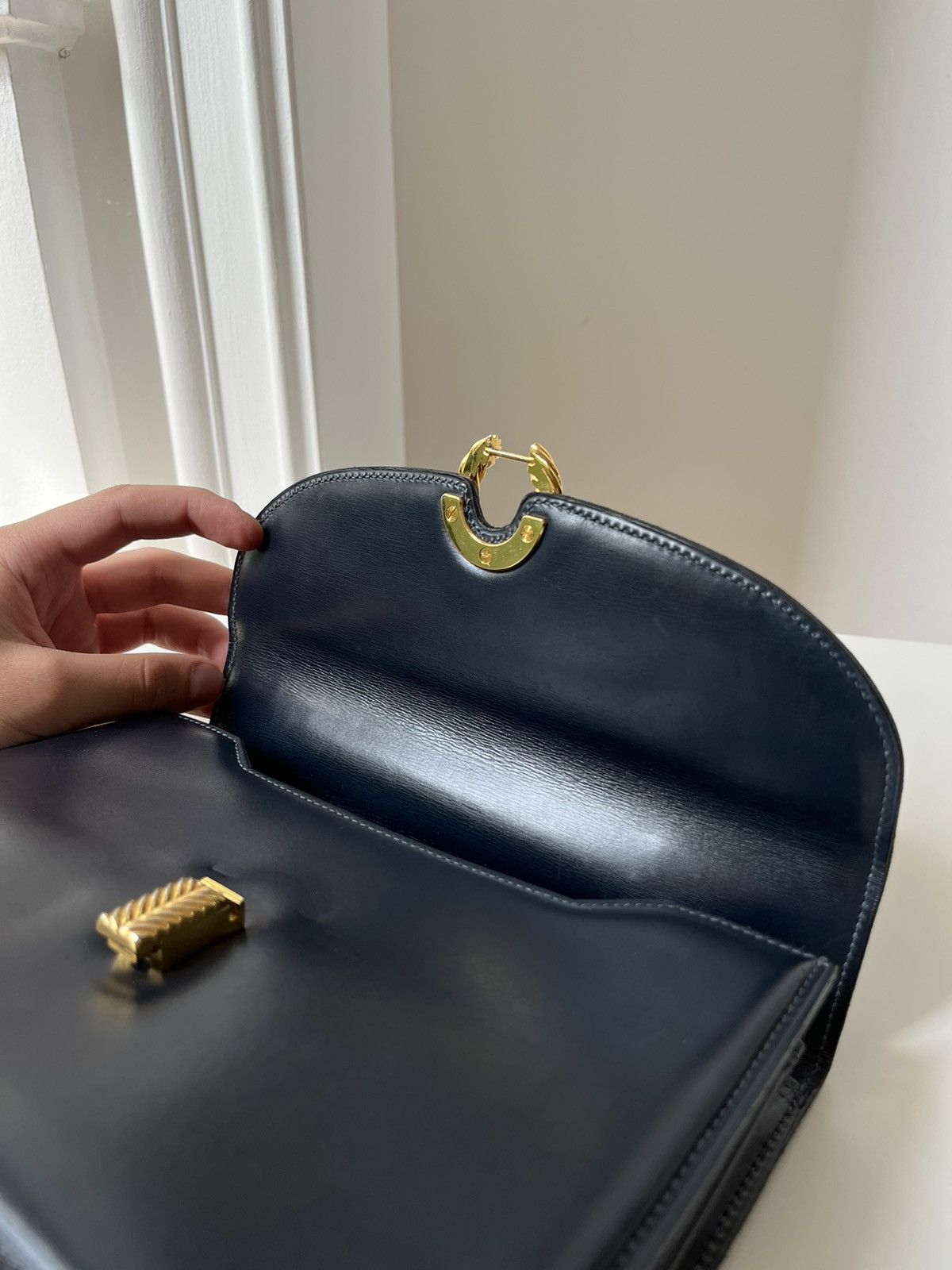 Gucci Vintage Gucci 1960s Navy Leather bag Made in Italy by Gucci Size ONE SIZE - 14 Thumbnail