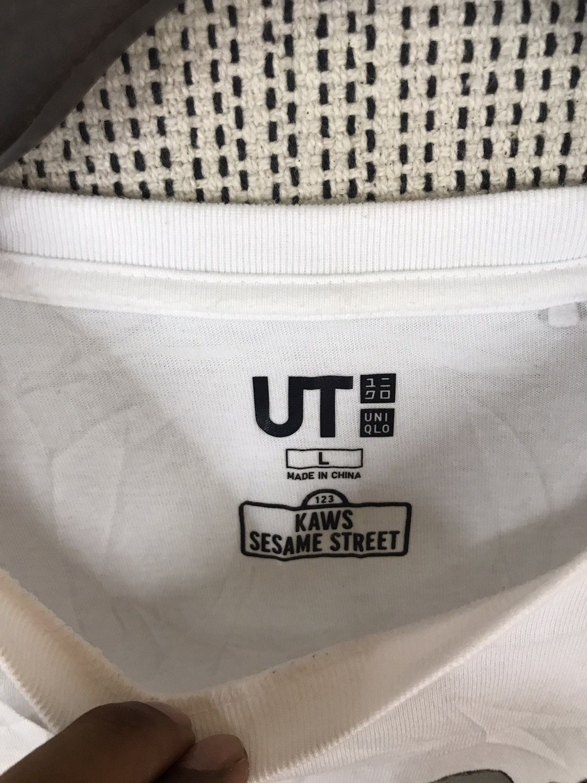 Kaws × Uniqlo ‼️KAWS X UNIQLO X SESAME STREET TSHIRT NICE DESIGN‼️ Size US L / EU 52-54 / 3 - 2 Thumbnail