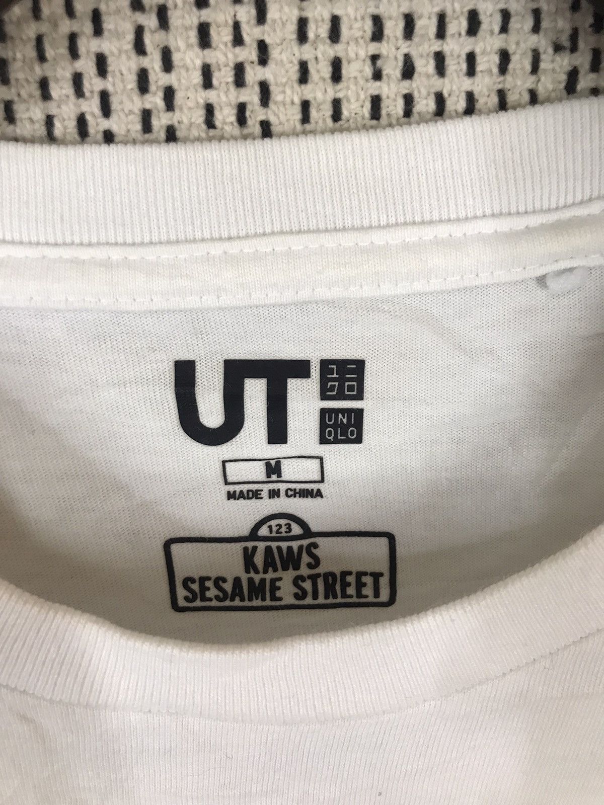 Kaws × Uniqlo ‼️UNIQLO X KAWS X SESAME STREET TSHIRT NICE DESIGN‼️ Size US M / EU 48-50 / 2 - 2 Thumbnail