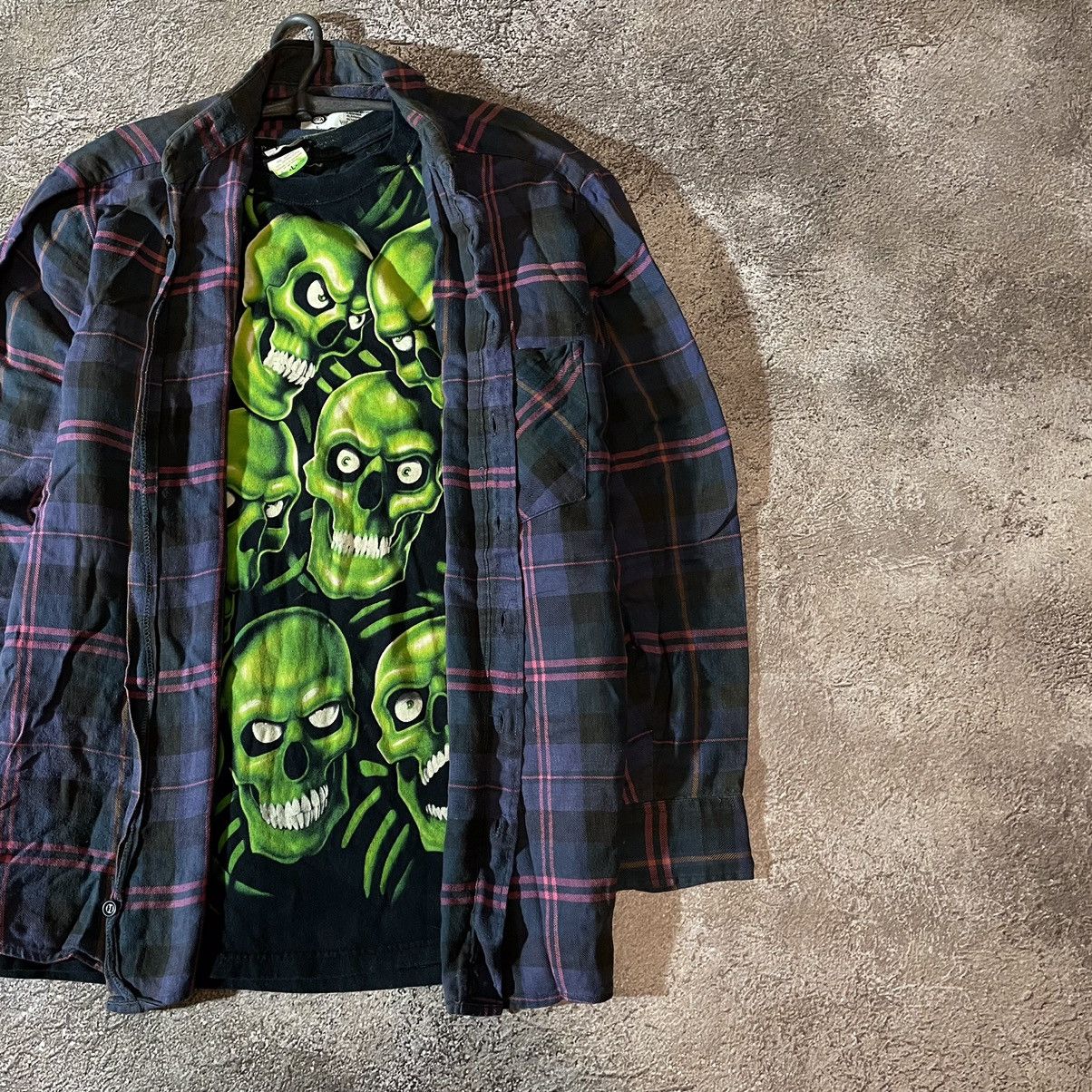 Vintage Vintage 90s Plaid Shirt Graphic Tee Grunge Streetwear Boxy L Size US L / EU 52-54 / 3 - 2 Thumbnail