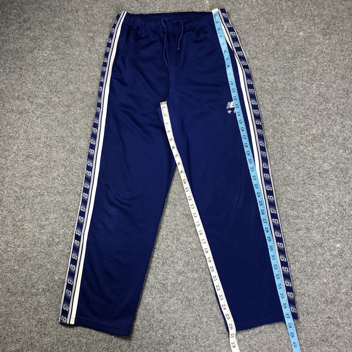 New Balance Vintage New Balance Side Tape Track Pants Size US 28 / EU 44 - 3 Thumbnail