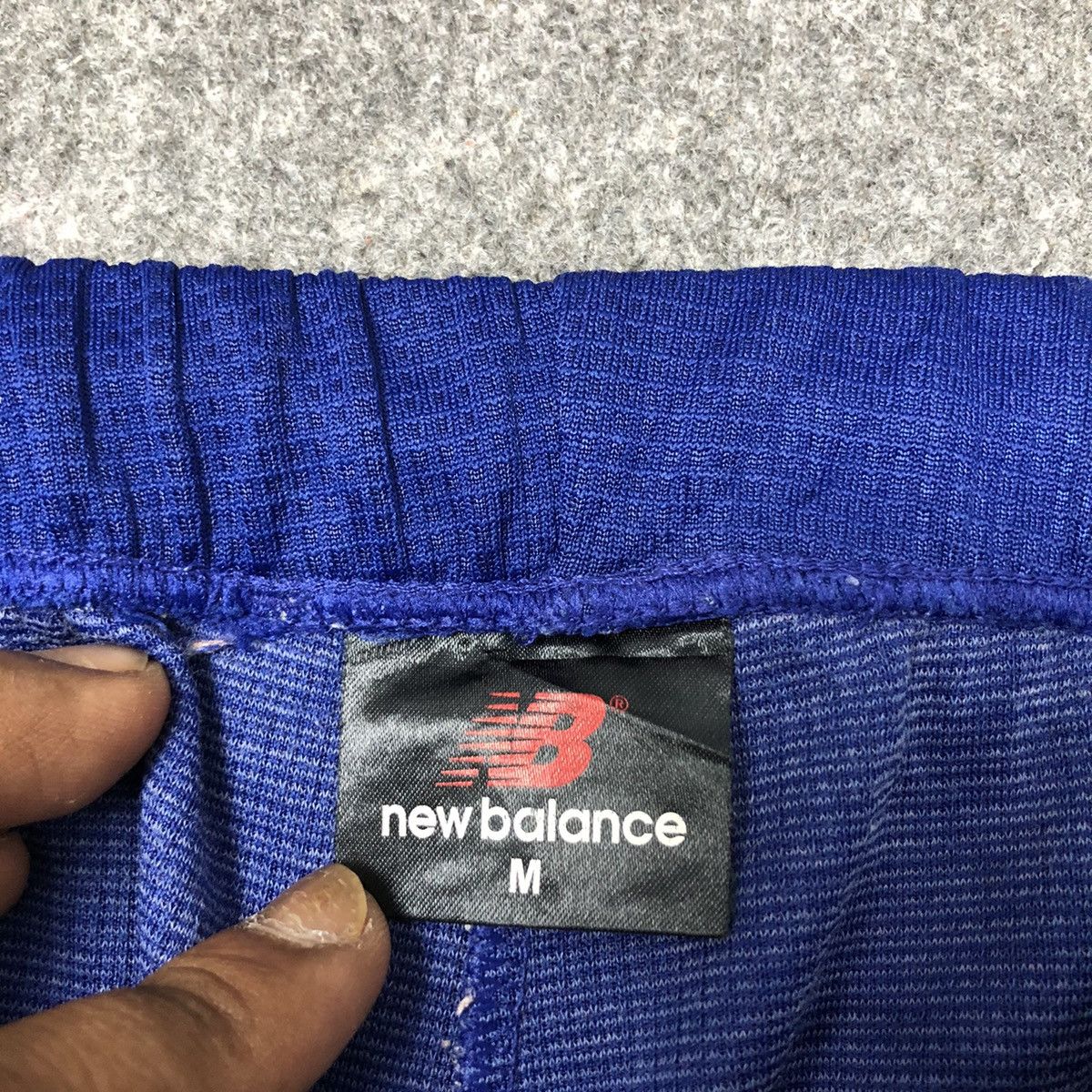 New Balance Vintage New Balance Side Tape Track Pants Size US 28 / EU 44 - 6 Thumbnail