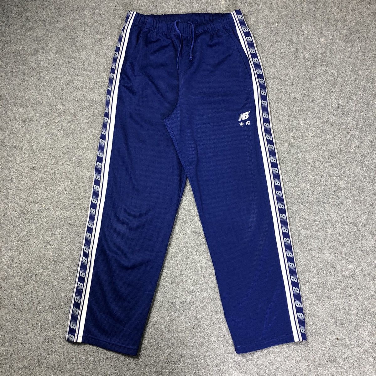 New Balance Vintage New Balance Side Tape Track Pants Size US 28 / EU 44 - 1 Thumbnail