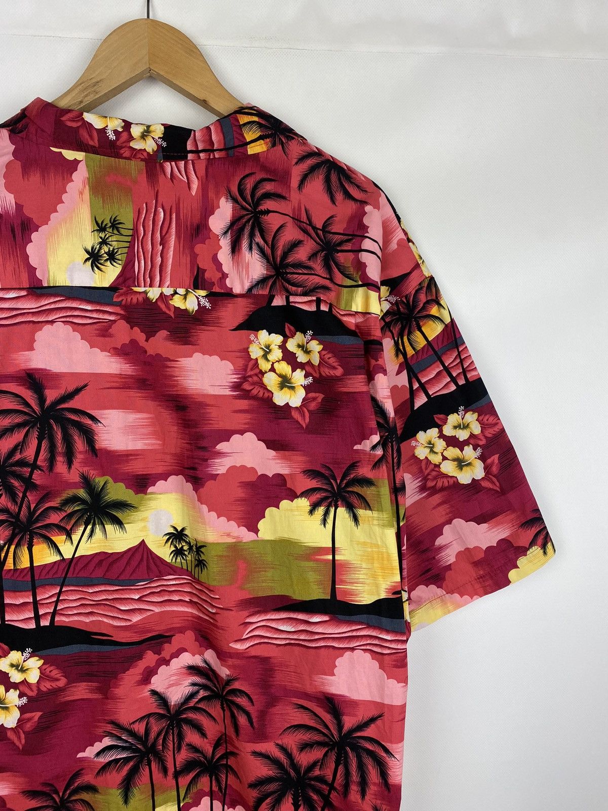 Vintage Aloha Republic vintage men’s Hawaiian shirt made in USA Size US XXL / EU 58 / 5 - 11 Thumbnail