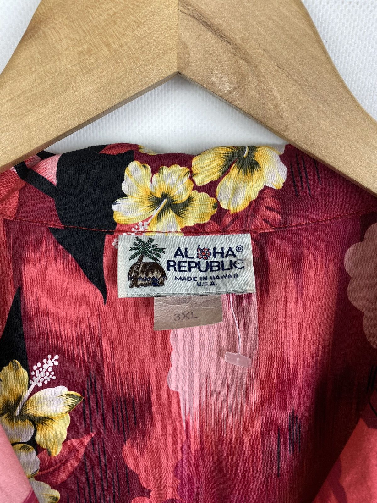 Vintage Aloha Republic vintage men’s Hawaiian shirt made in USA Size US XXL / EU 58 / 5 - 8 Thumbnail