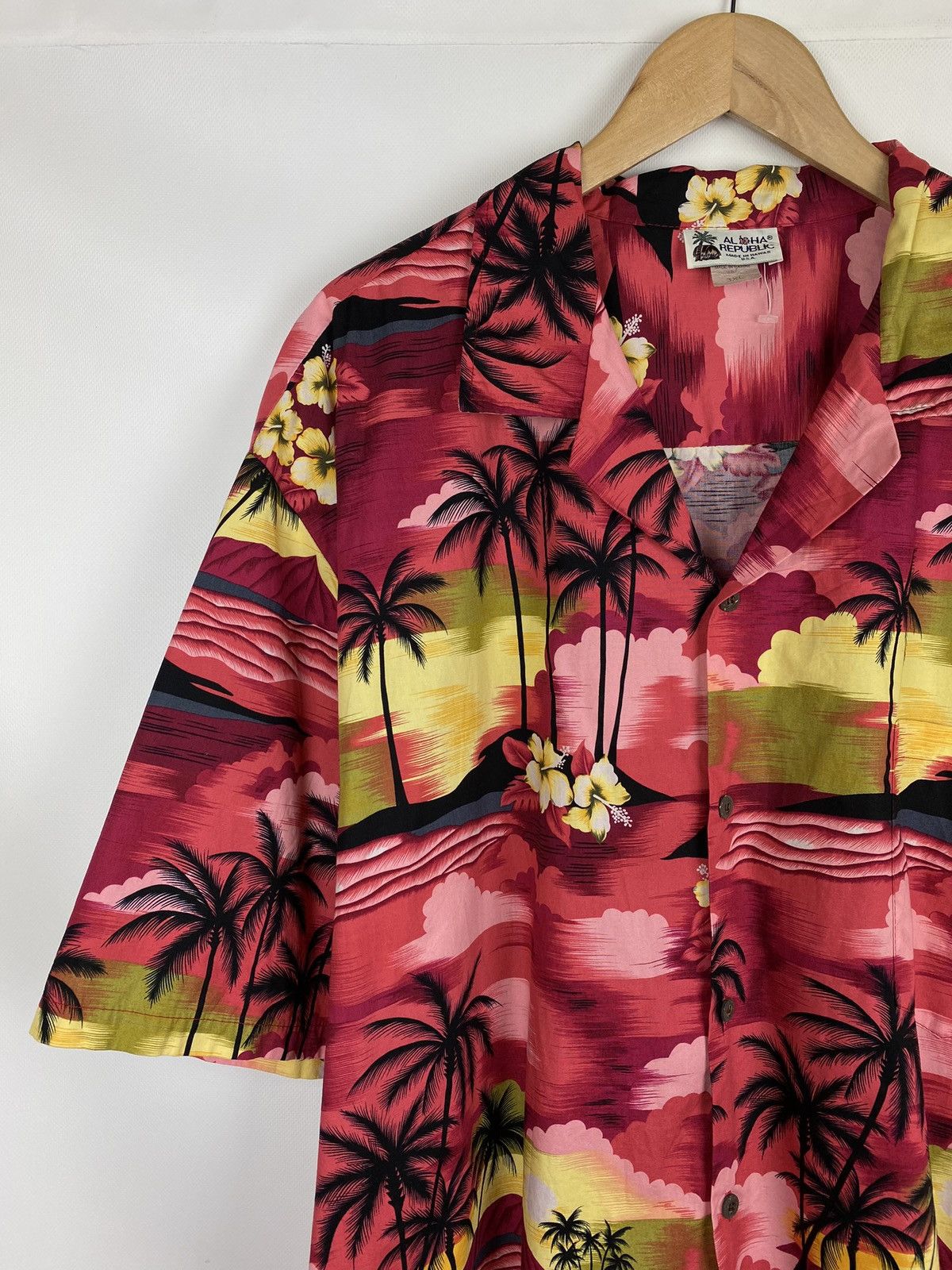 Vintage Aloha Republic vintage men’s Hawaiian shirt made in USA Size US XXL / EU 58 / 5 - 2 Thumbnail