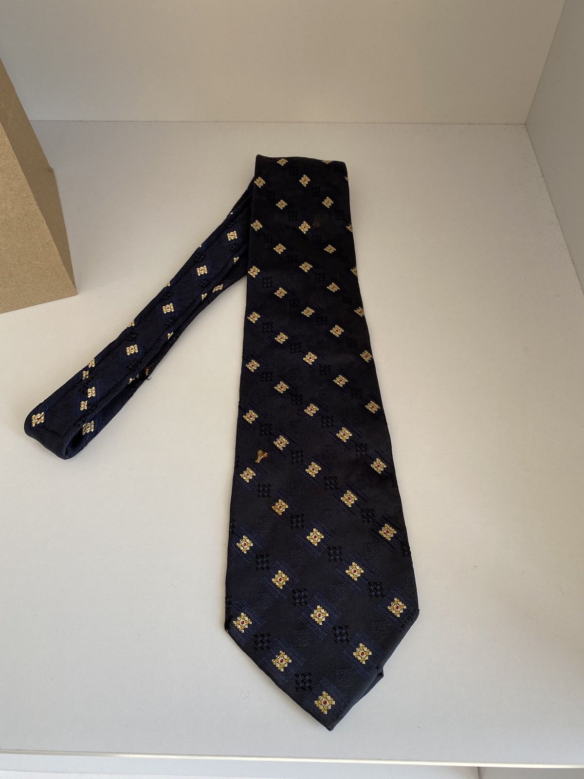 Vintage × Yves Saint Laurent Yves Saint Laurent Vintage 100% Silk Tie Size ONE SIZE - 1 Thumbnail