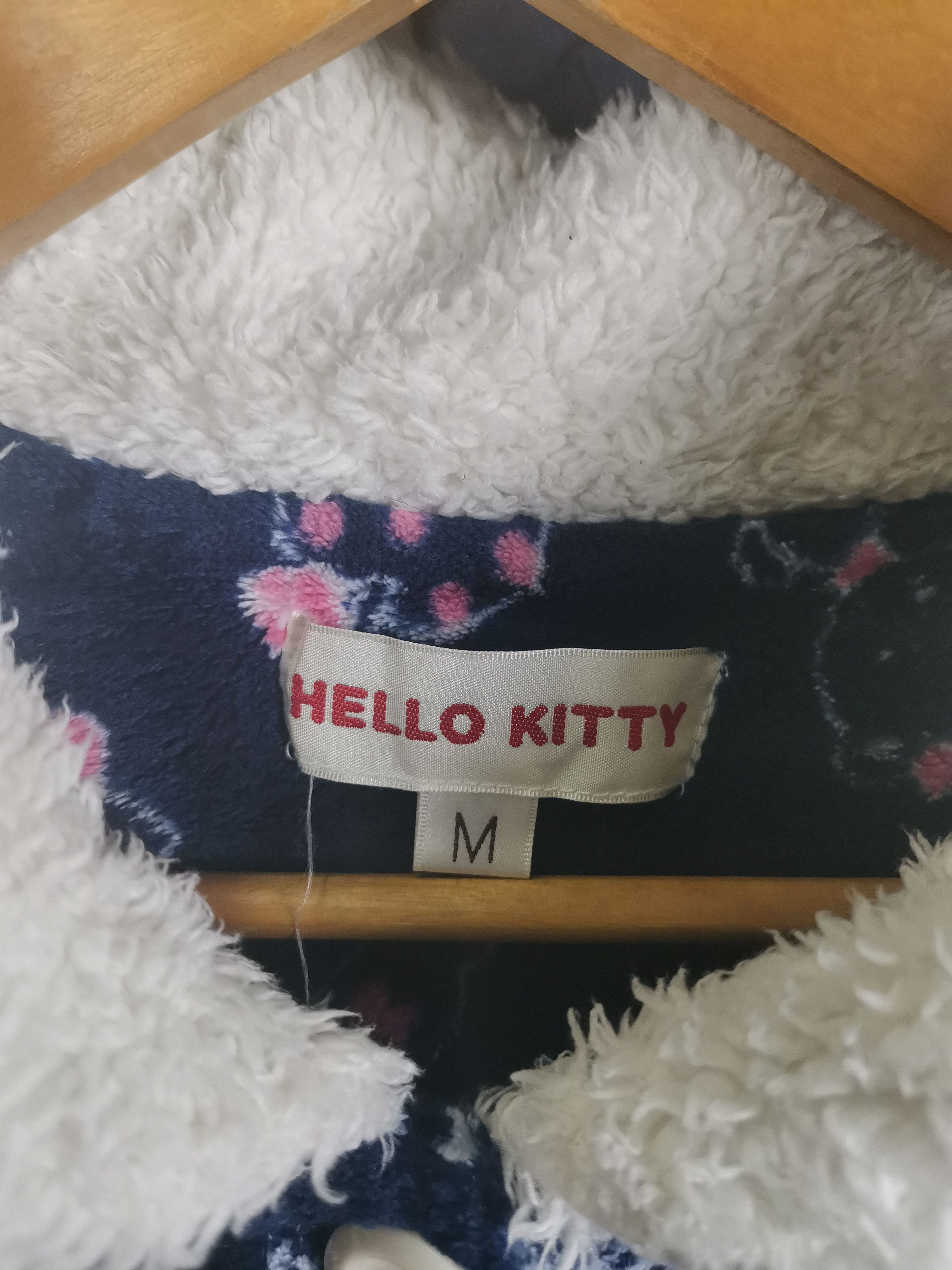 Anime × Japanese Brand × Vintage Vintage Anima Hello Kitty Fleece Vest Size US M / EU 48-50 / 2 - 3 Thumbnail