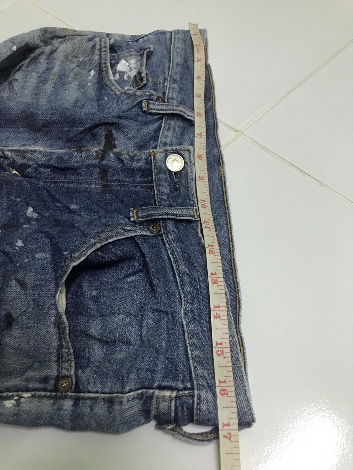 Levi's Vintage Clothing 33x30 Vintage Levi’s paint distressed light blue denim jeans Size US 33 - 7 Thumbnail