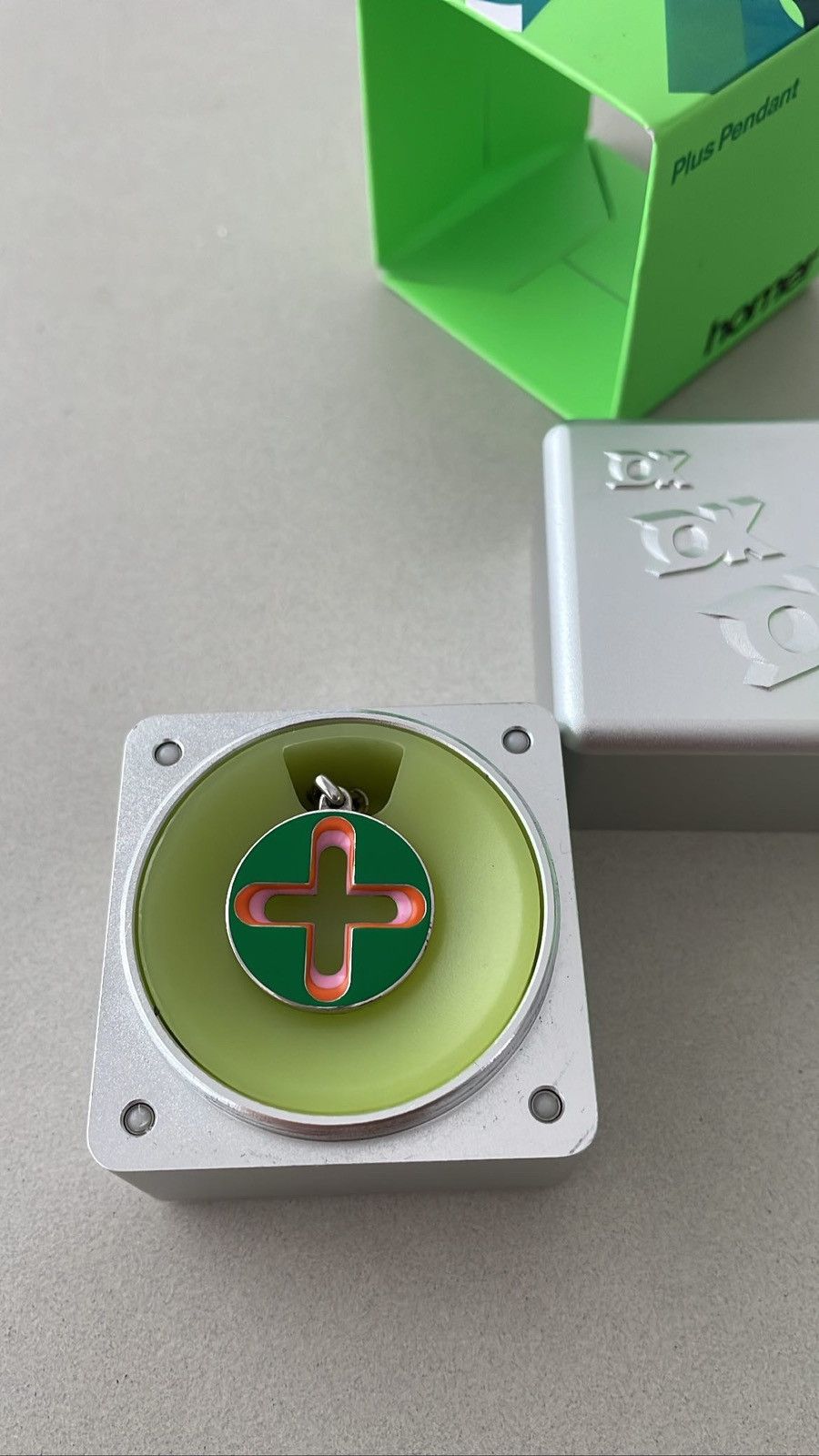 Pre-owned Plus Pendant (clover) In Kelly Green